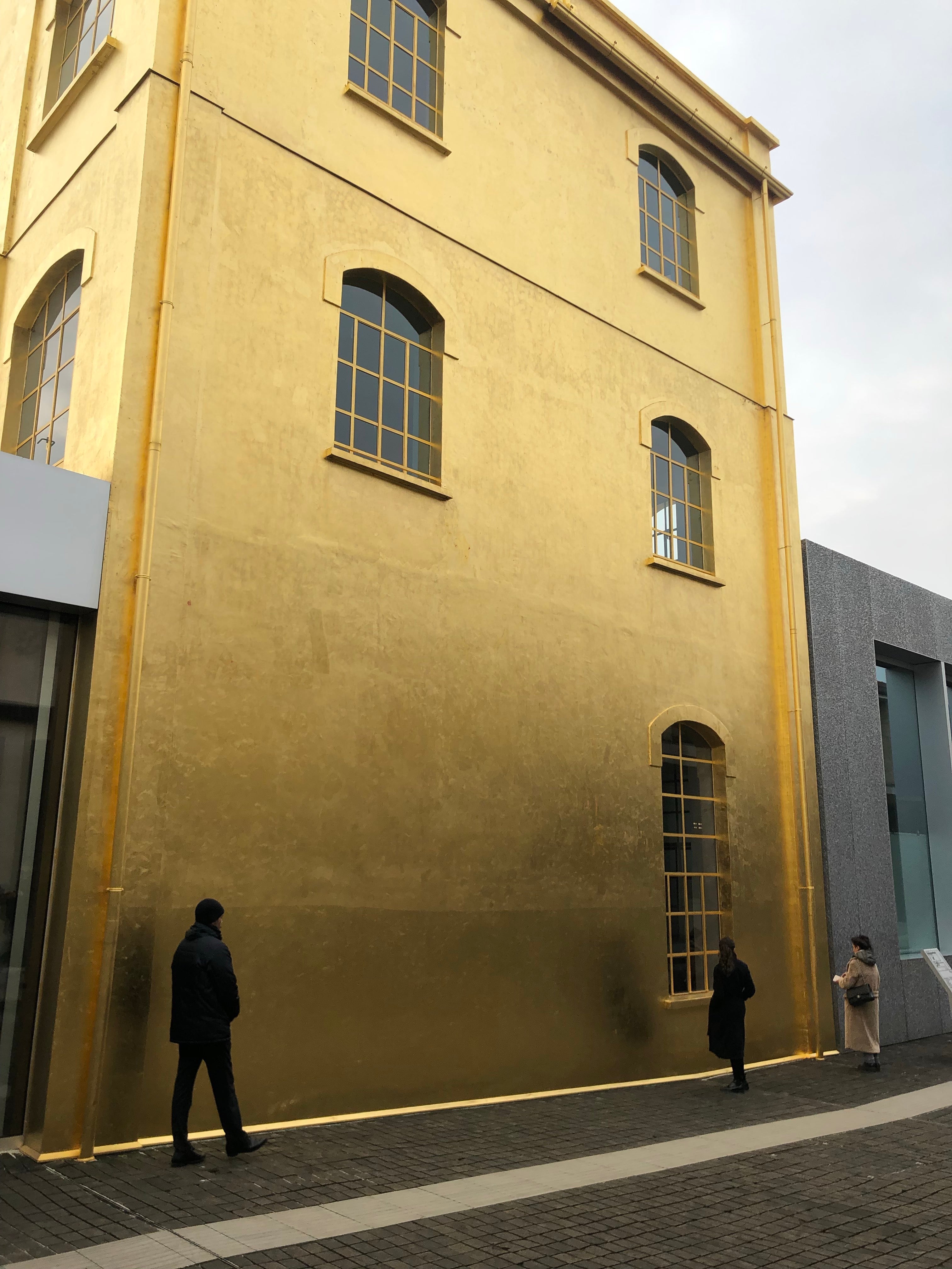 WHOAMI Editor Bo - Fondazione Prada