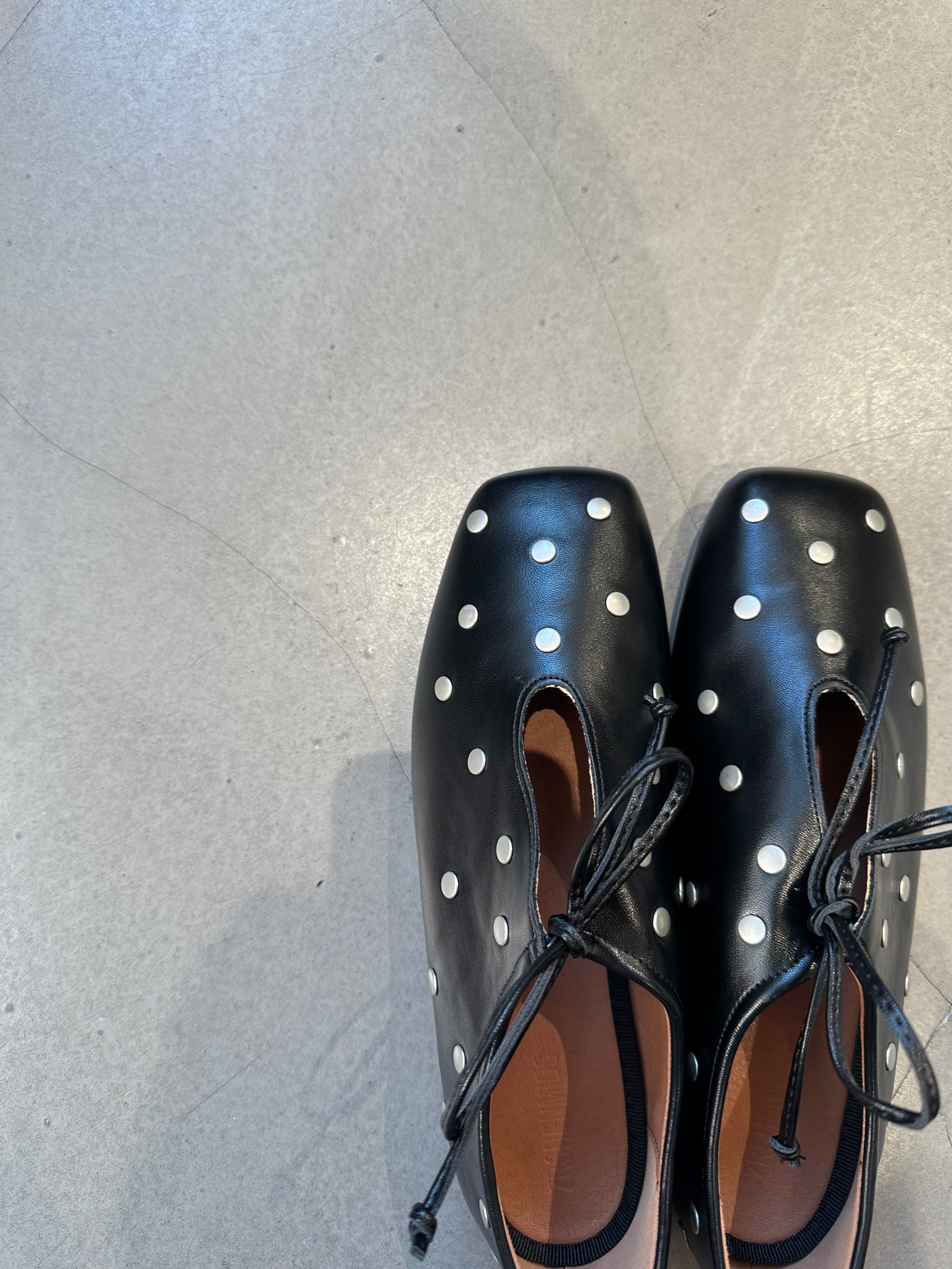 Lamb Leather Stud Tie Square Head Shoes (15-18Oct $468, 之後批發價$498)