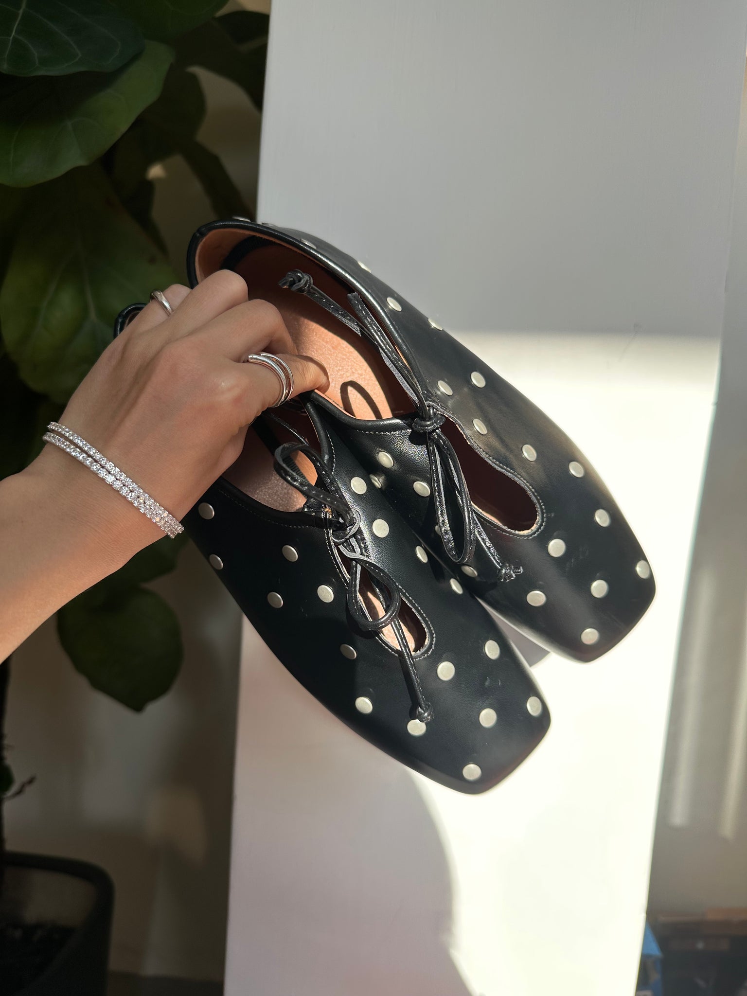 Lamb Leather Stud Tie Square Head Shoes (15-18Oct $468, 之後批發價$498)
