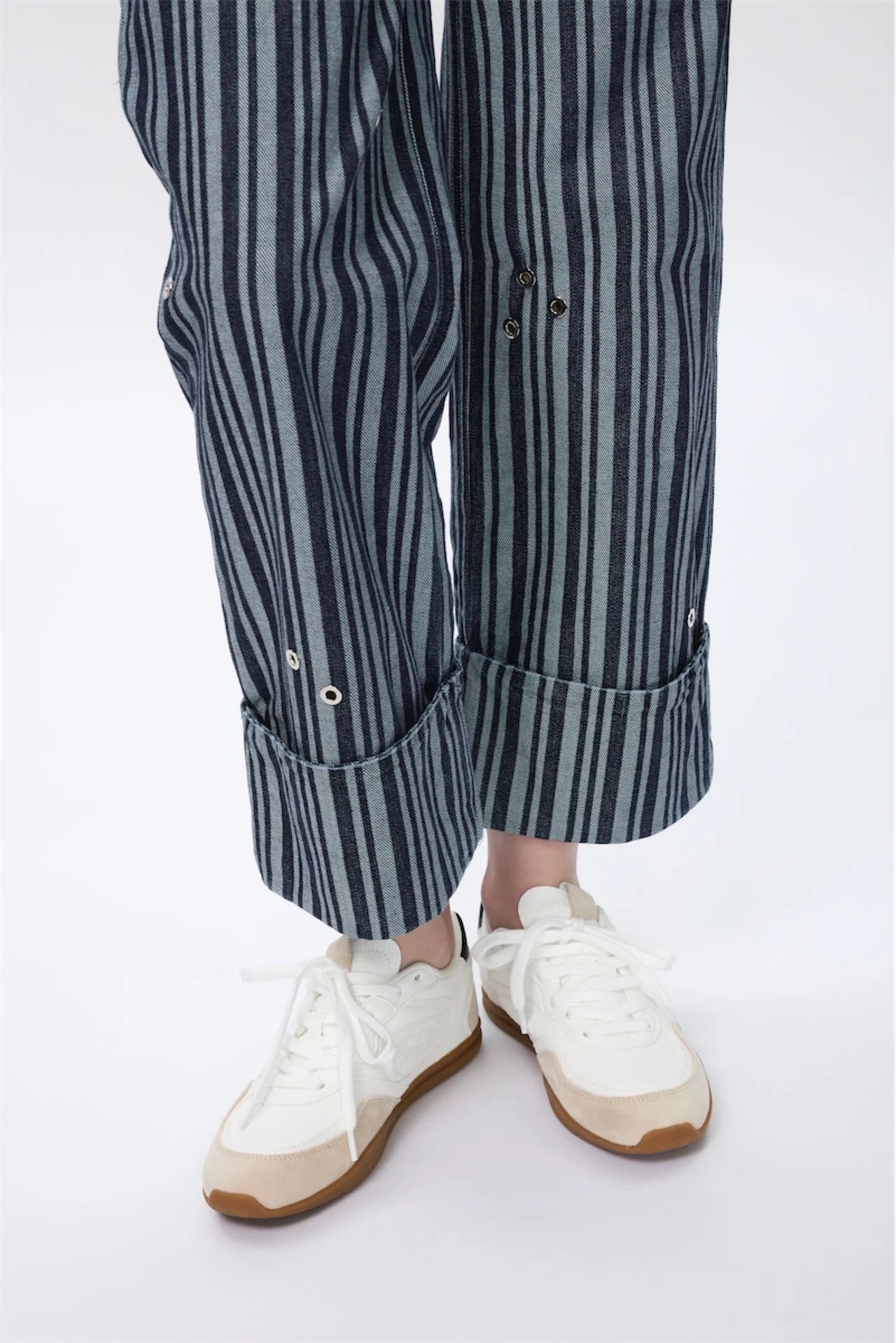 Eyelet Shining Denim Trousers