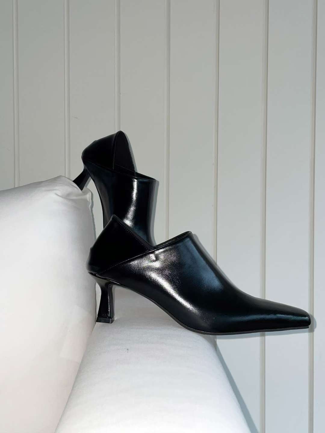 2 Ways Flat Head Shoes (15-18Oct $398, 之後批發價$448)