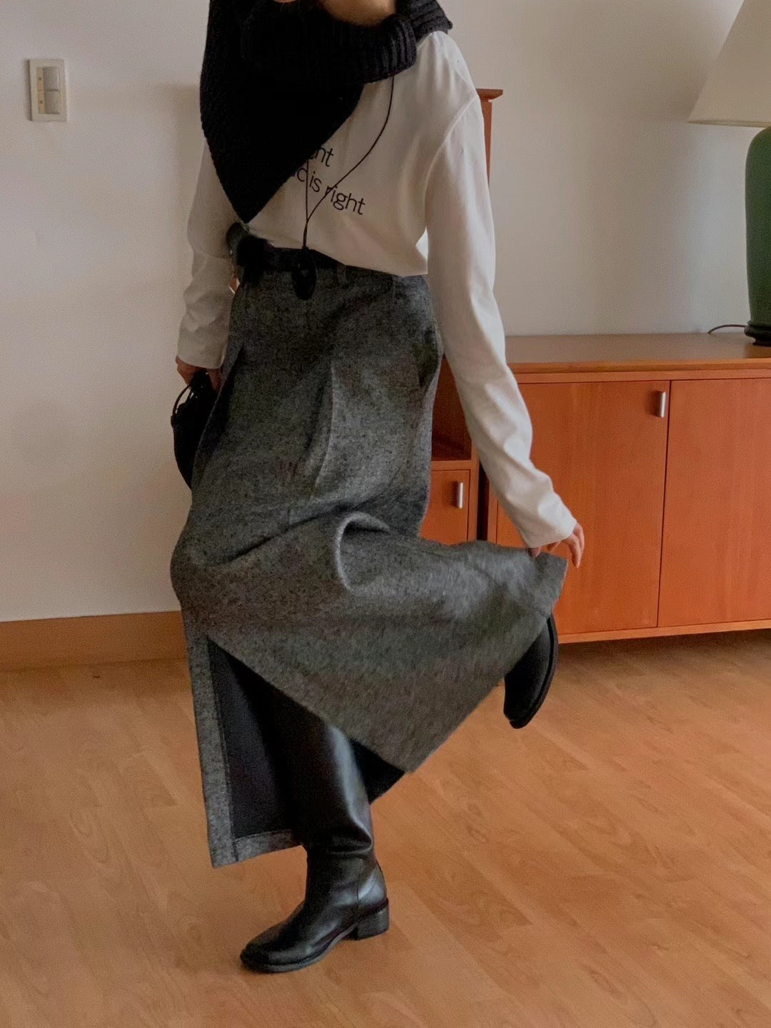 Fron Slit Silhouette Skirt