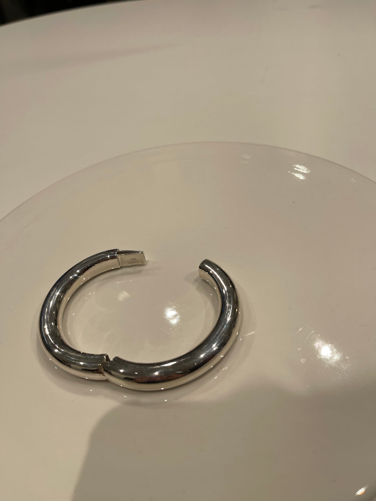WS2024MAR216 (10M Bangle)