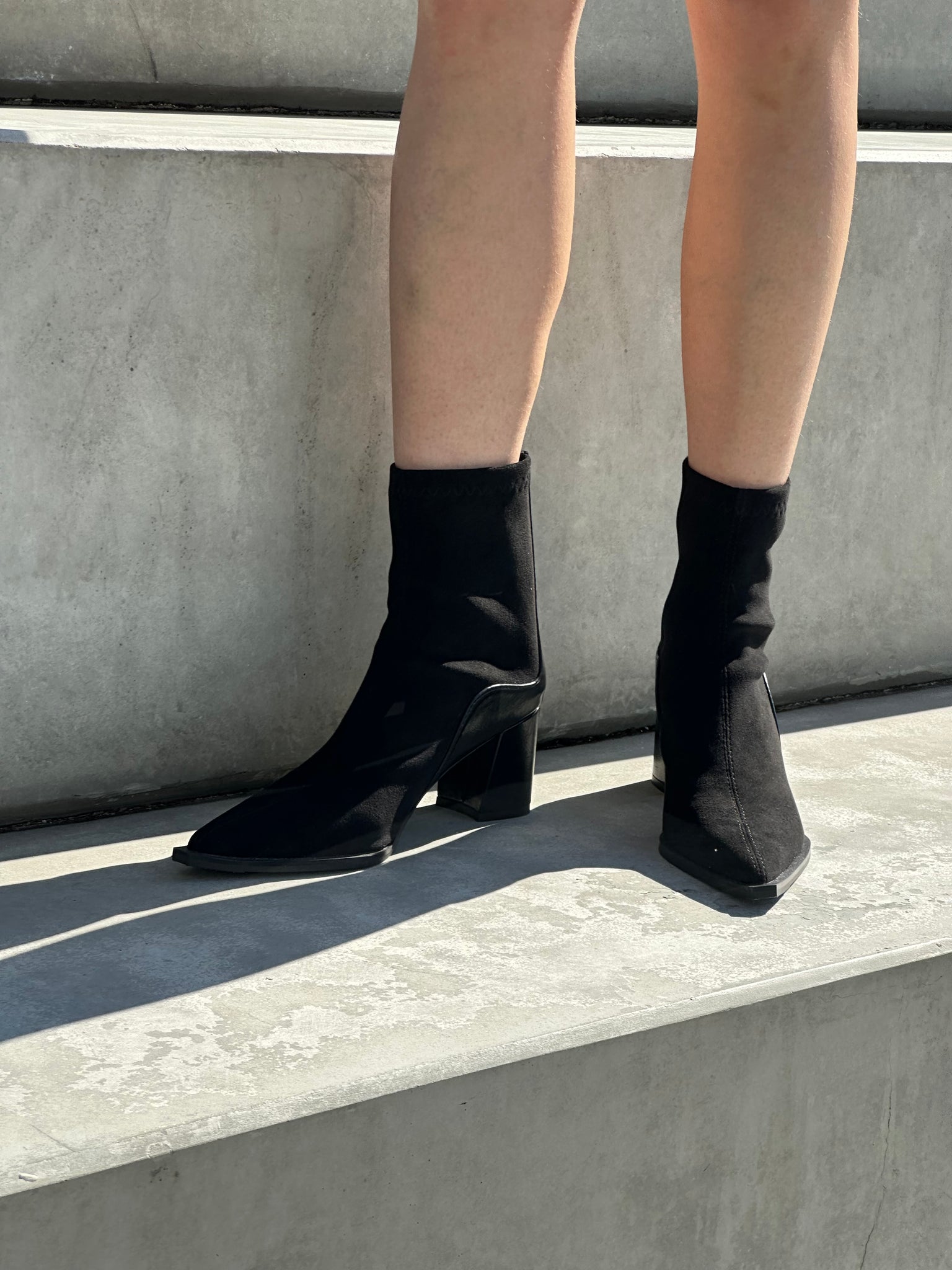 Lamb Leather Suede Ankle Boots (15-18Oct $468, 之後批發價$498)