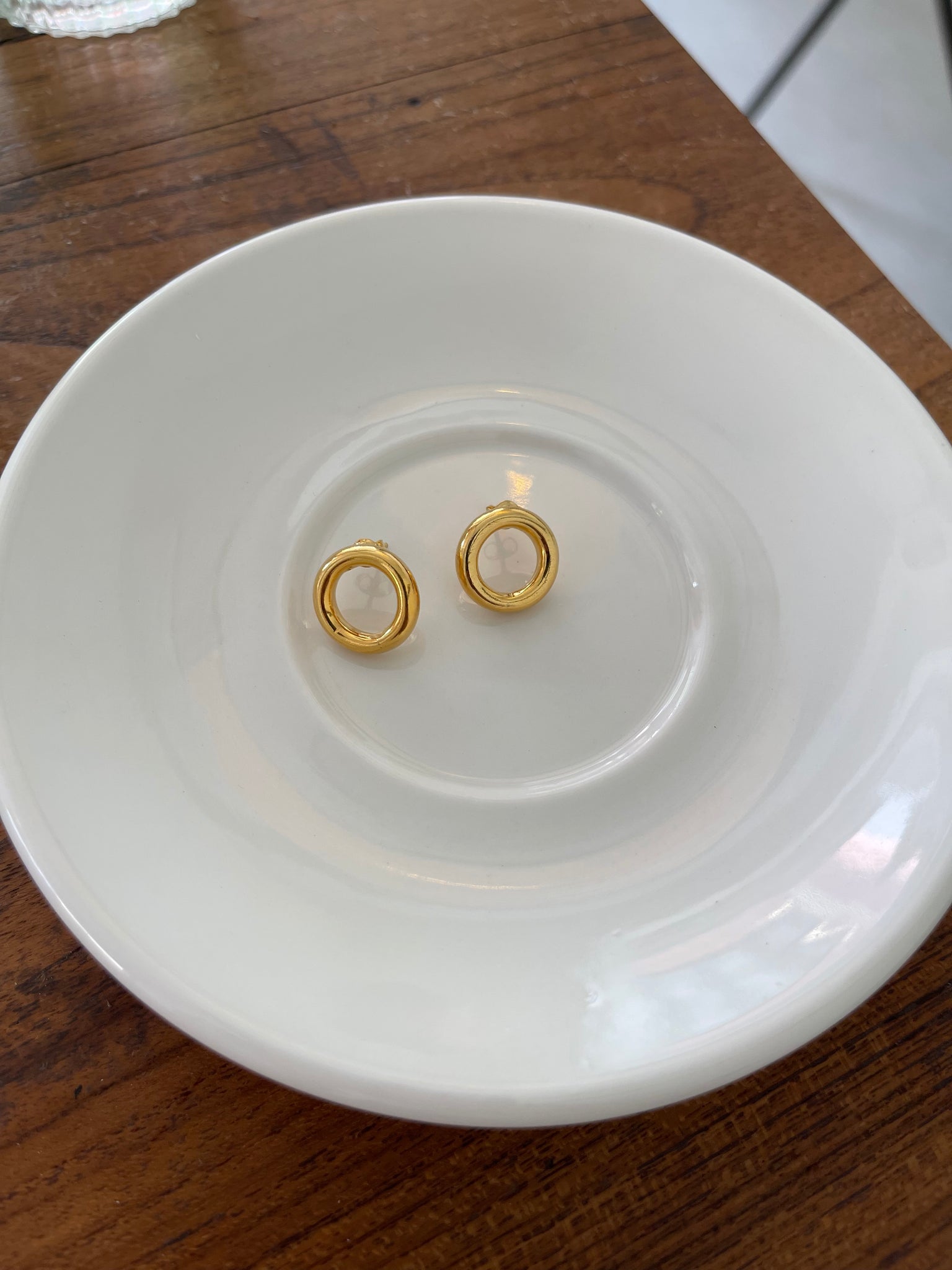 WS2023OCT139 (Earrings Gold)