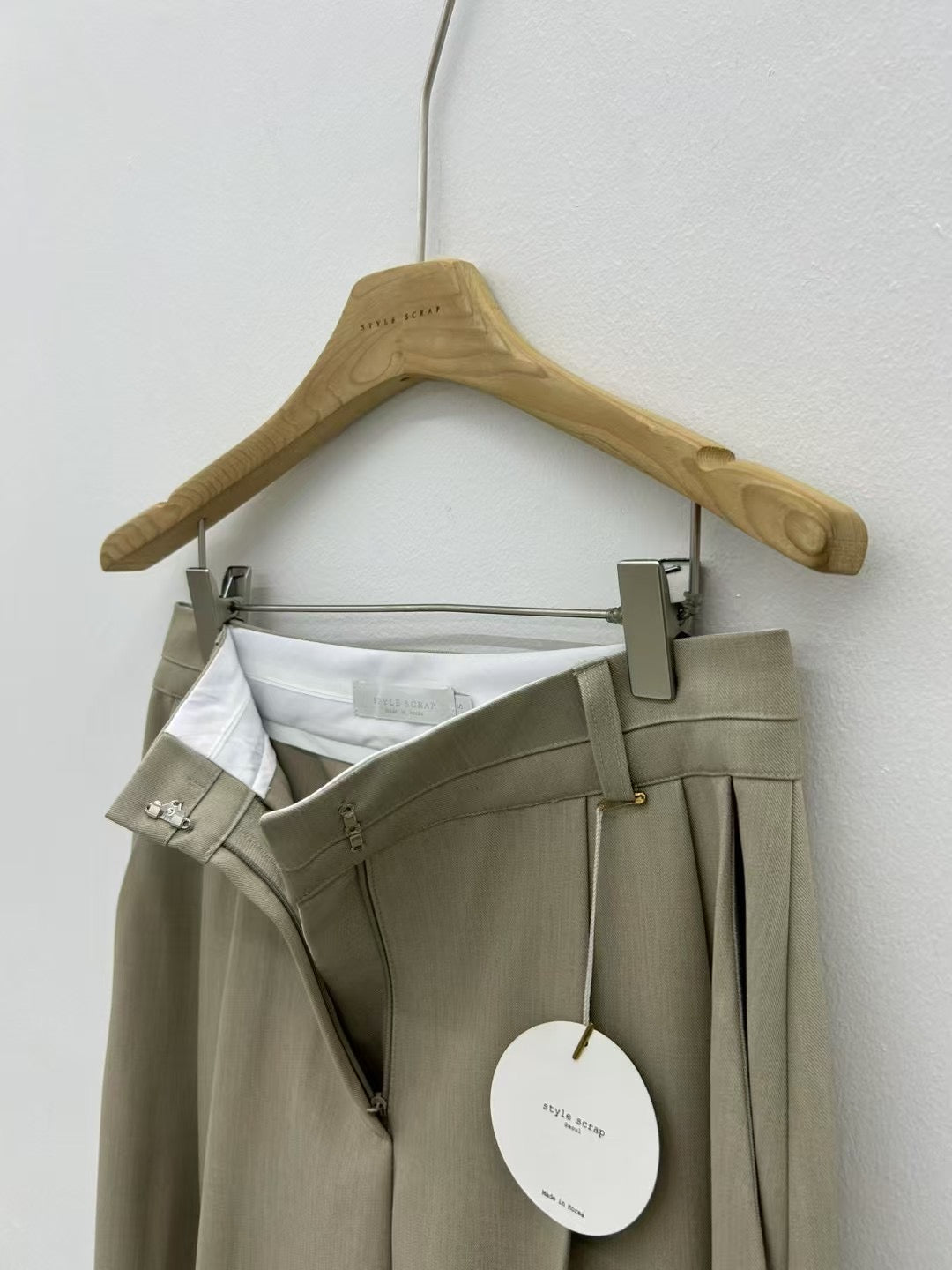 Must Have Double Line Tailor Pants