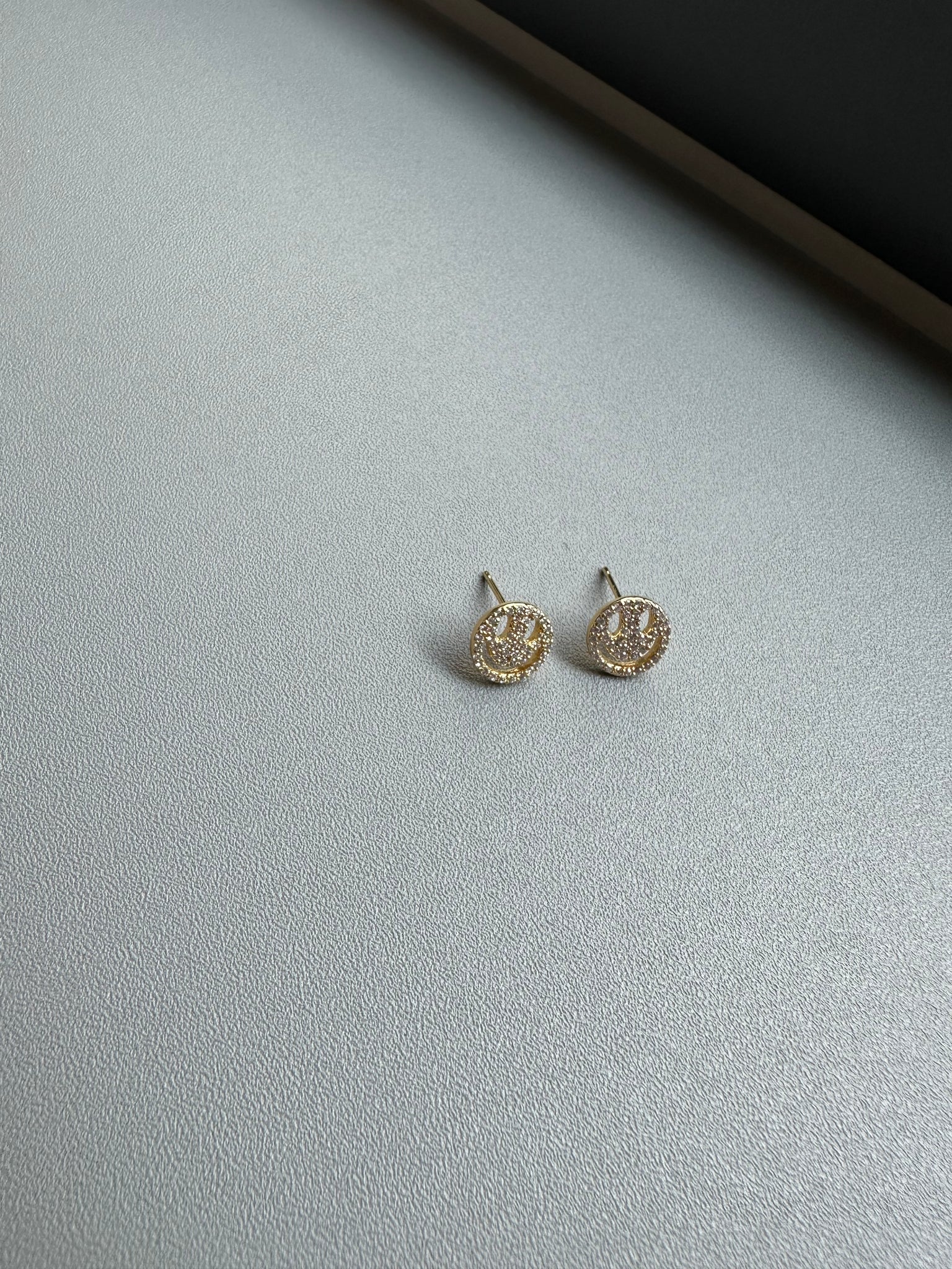 925 Silver Sparkle Smiley Face Earrings
