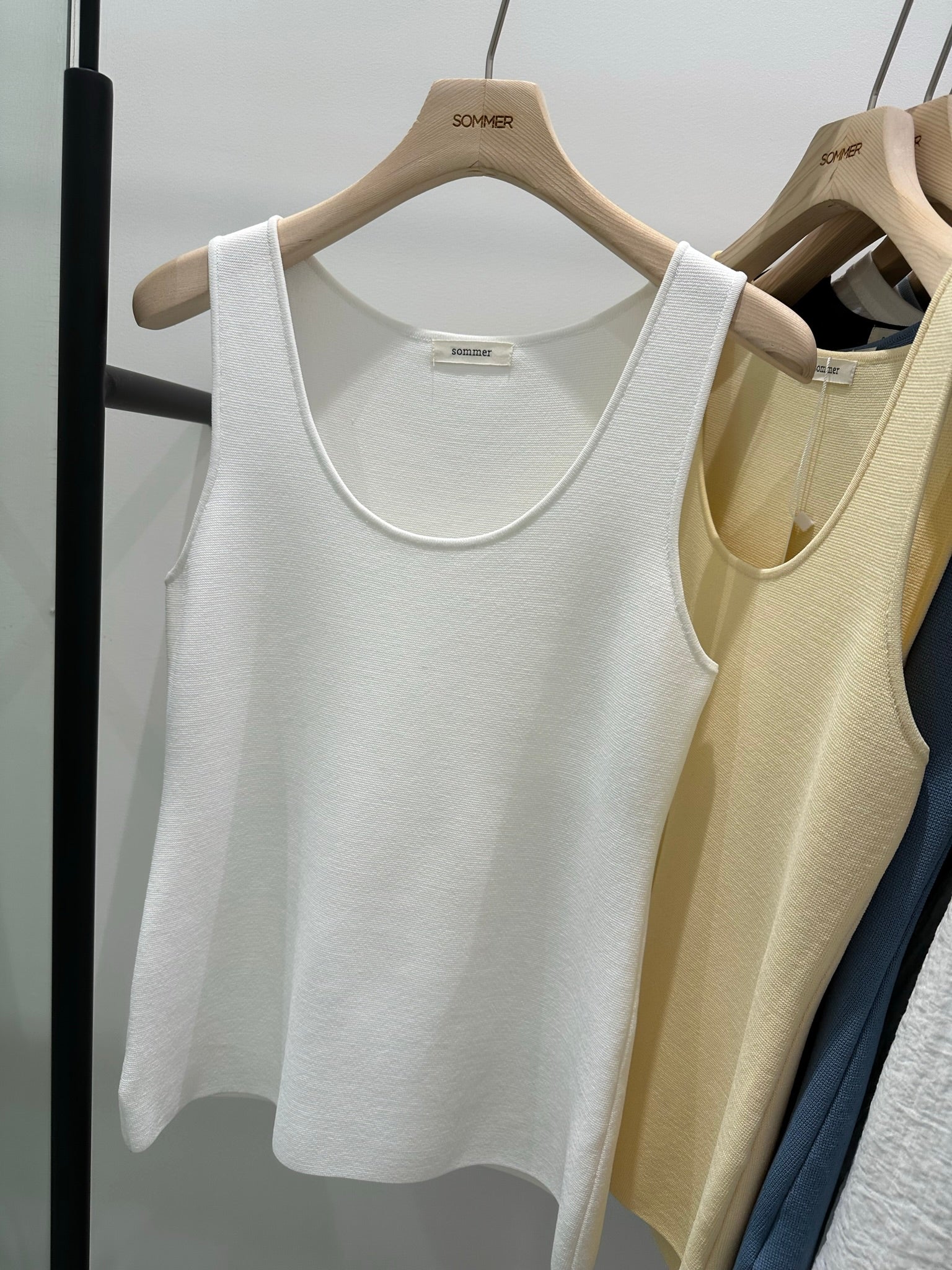 (Discontinued) WS2023APR343 (White)