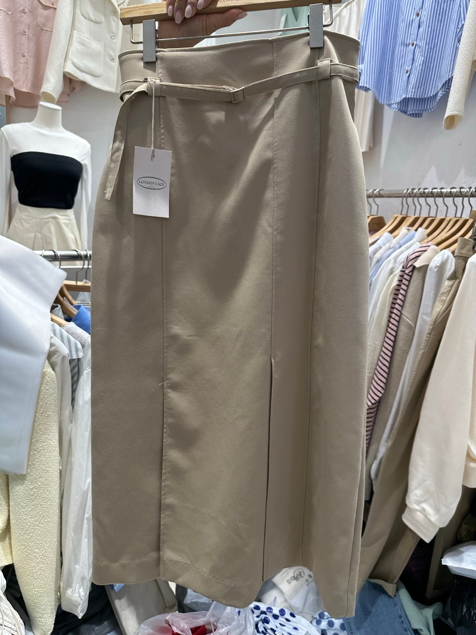 WS2024JAN093 (Beige)