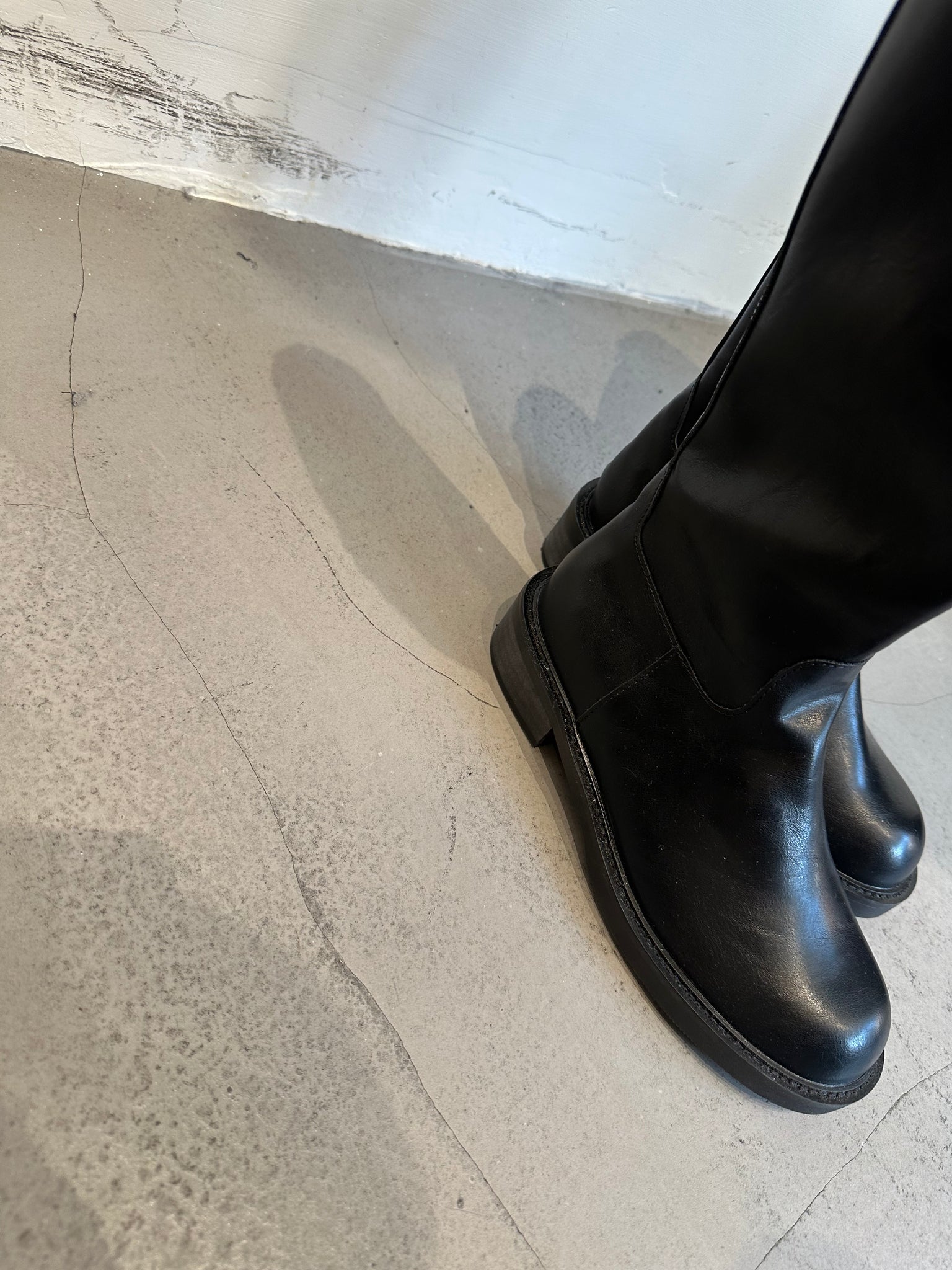 Cool Calf Leather Buckle Long Boots (15-18Oct $698, 之後批發價$798)