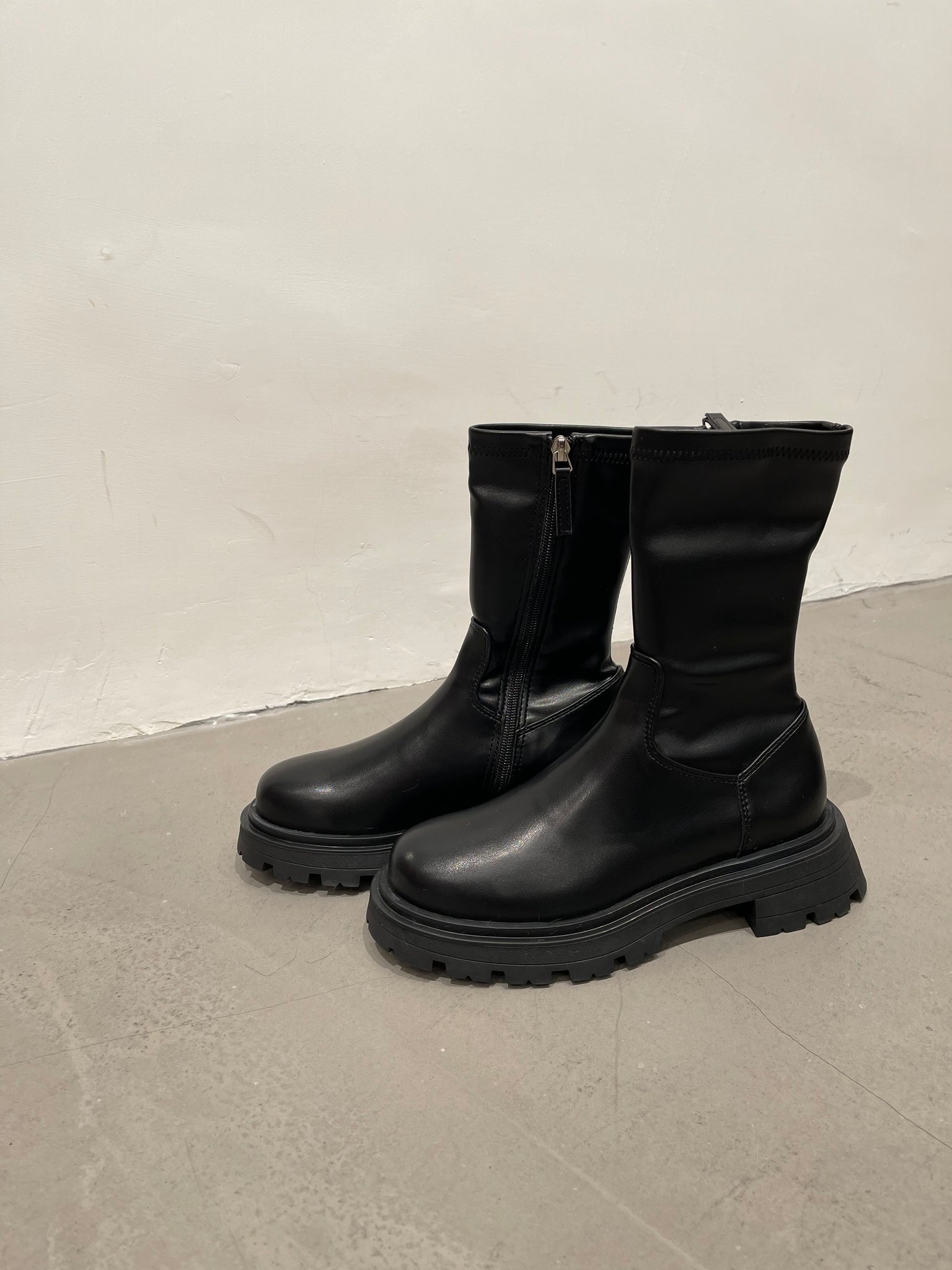 Slim Dealer Boots Black