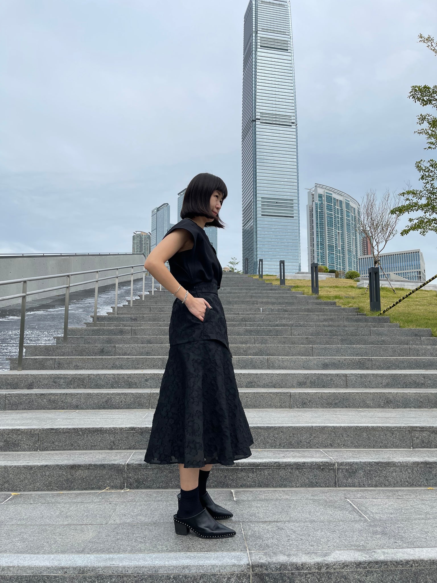 Stephy Asymmetric Skirt Black