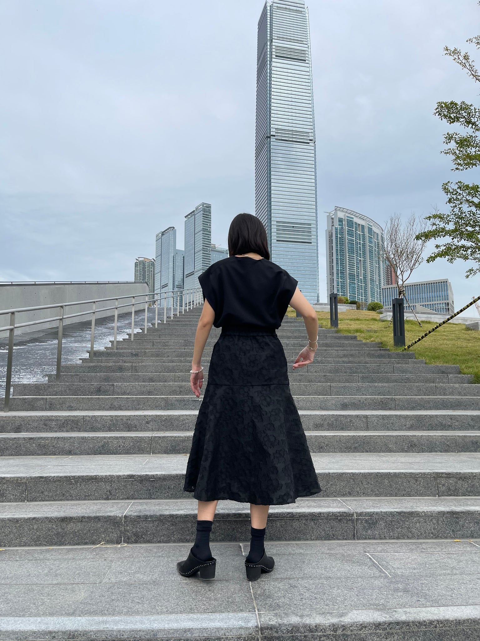Stephy Asymmetric Skirt Black