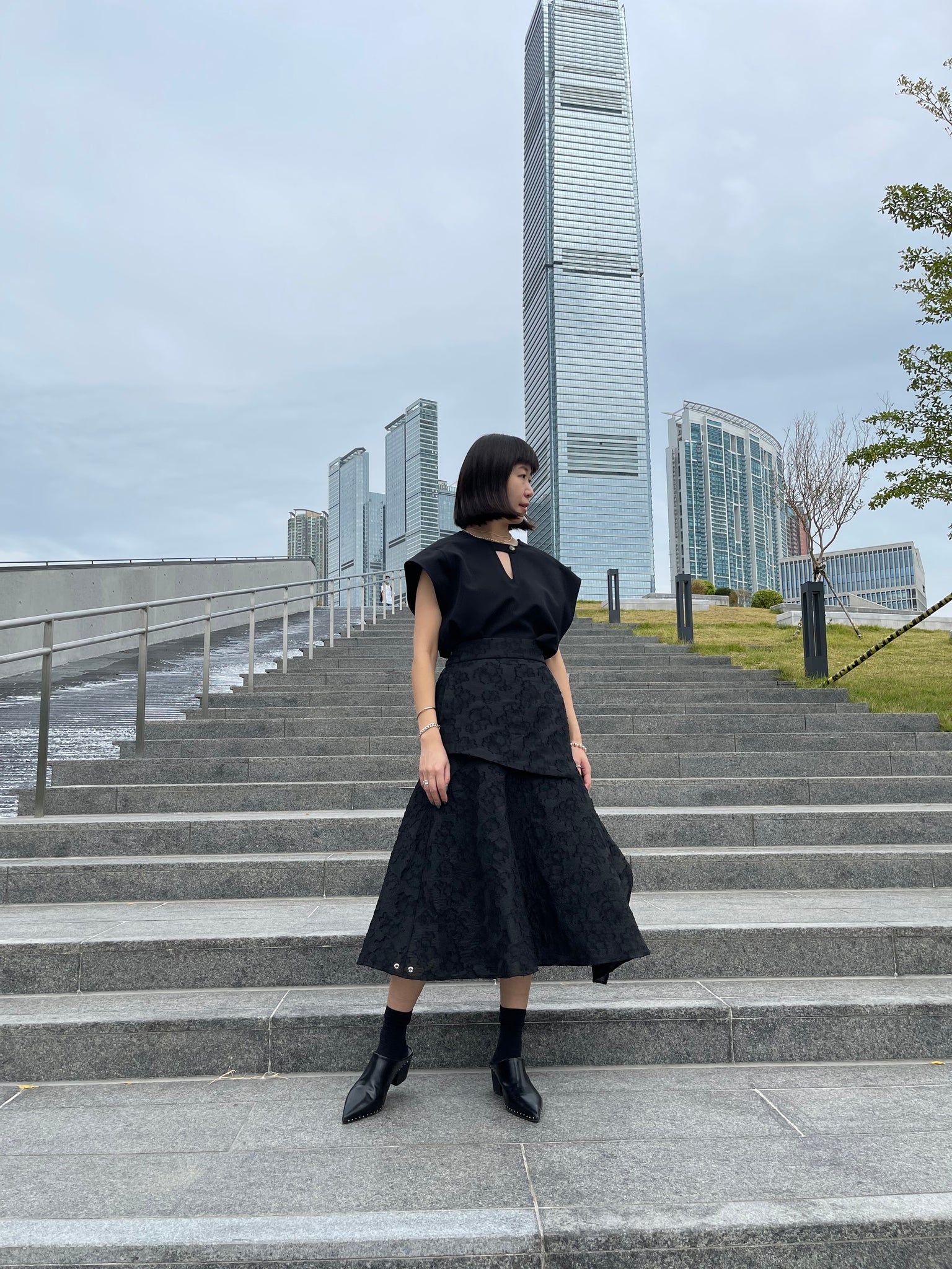 Stephy Asymmetric Skirt Black