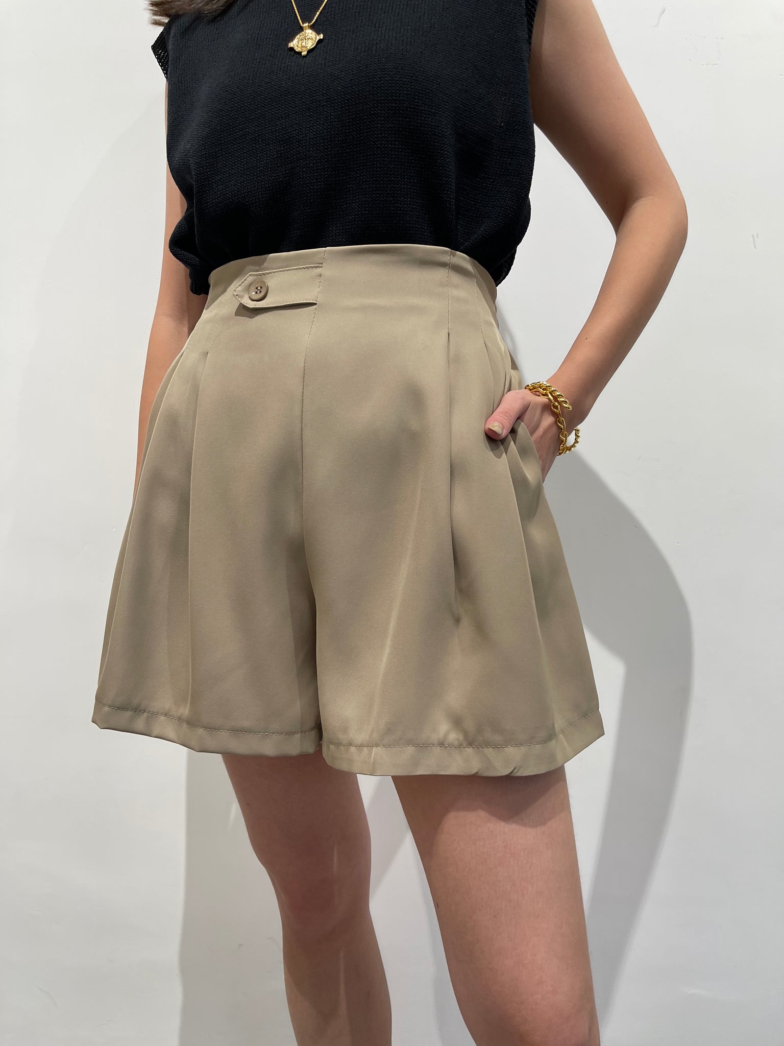 Daily Single Button Shorts Beige
