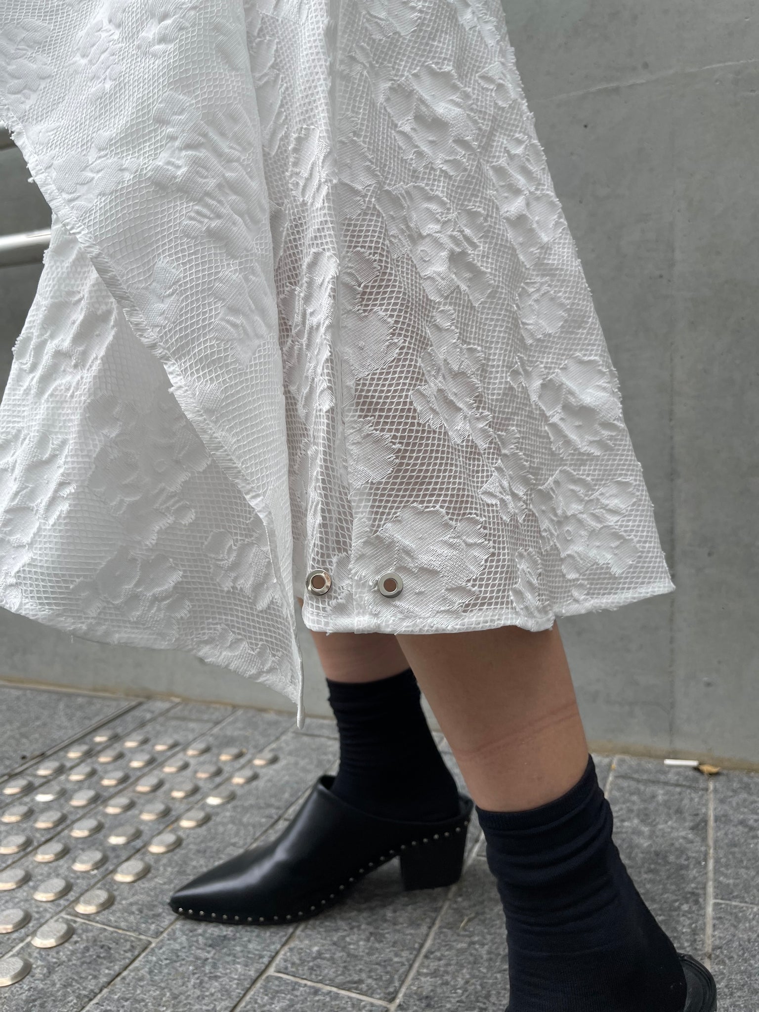 Stephy Asymmetric Skirt White