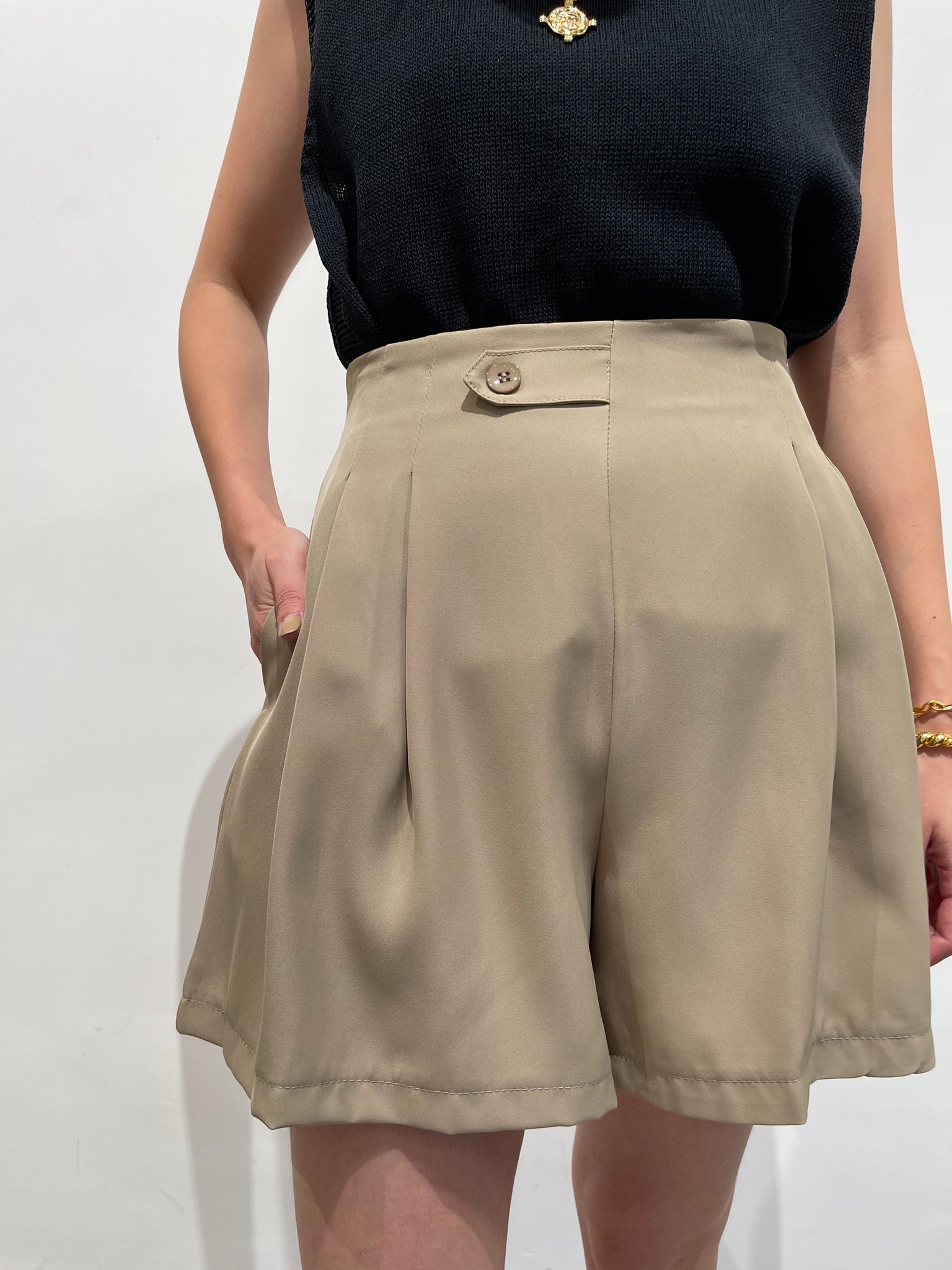 Daily Single Button Shorts Beige