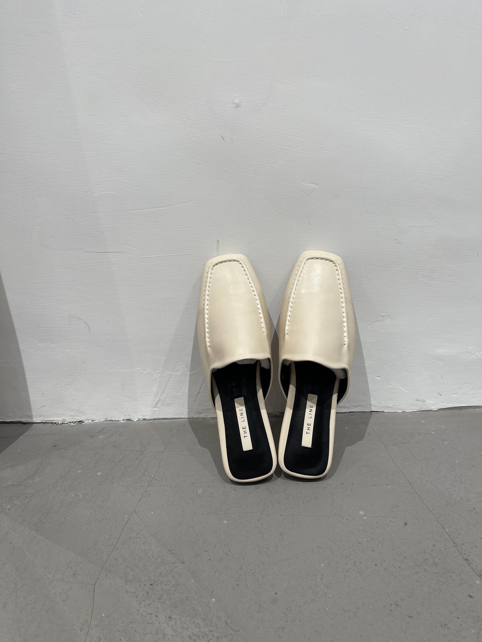 Daily Comfy Loaf Mules White