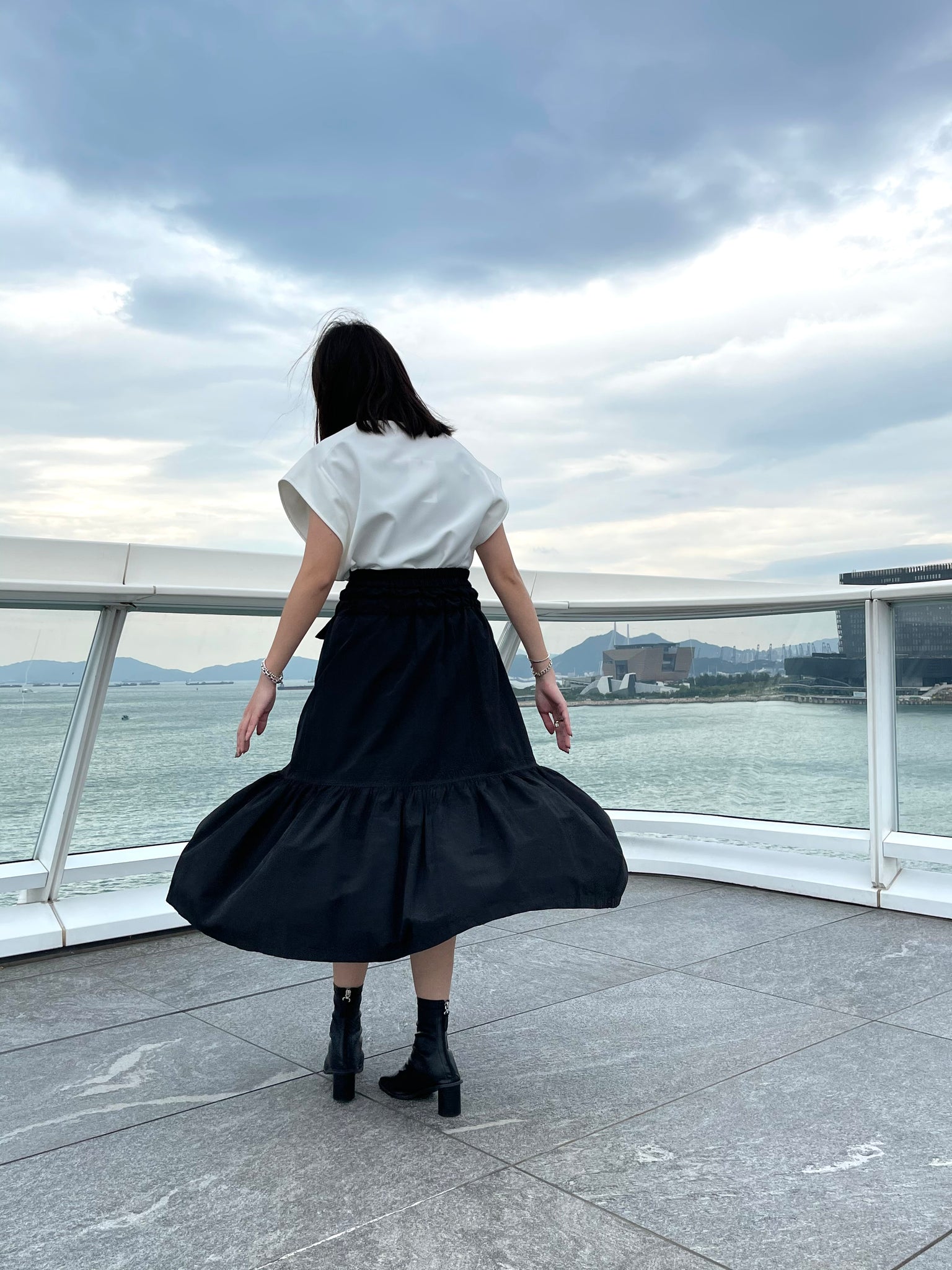 Restructured Waistline Skirt Black