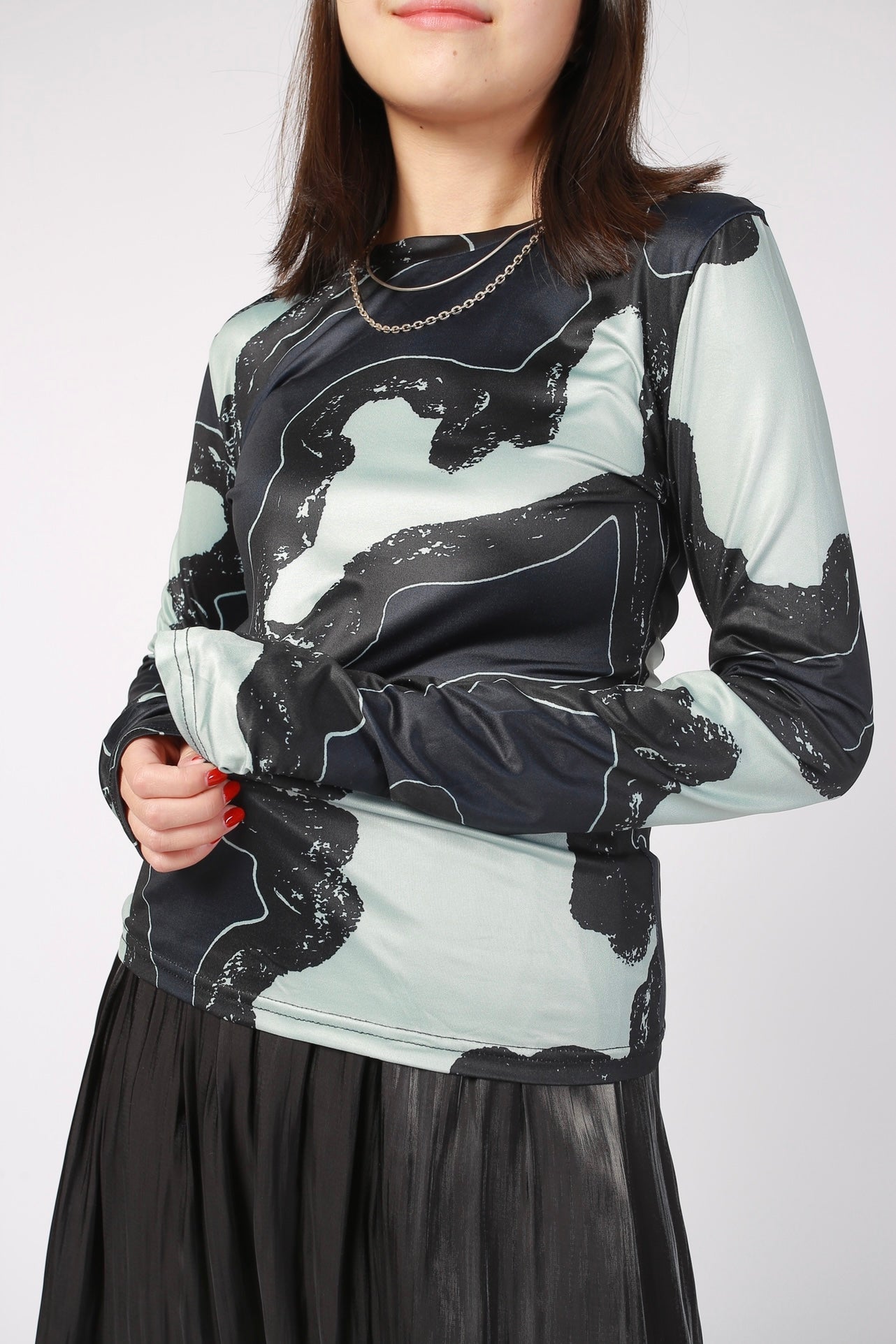 Fit Cut Abstract Pattern Top Blue