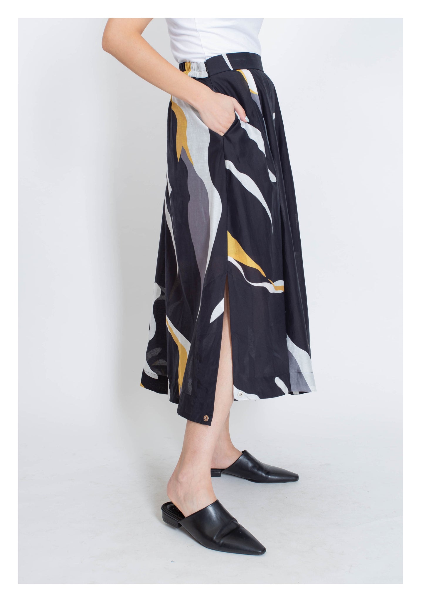 Abstract Pattern Slit Skirt - whoami