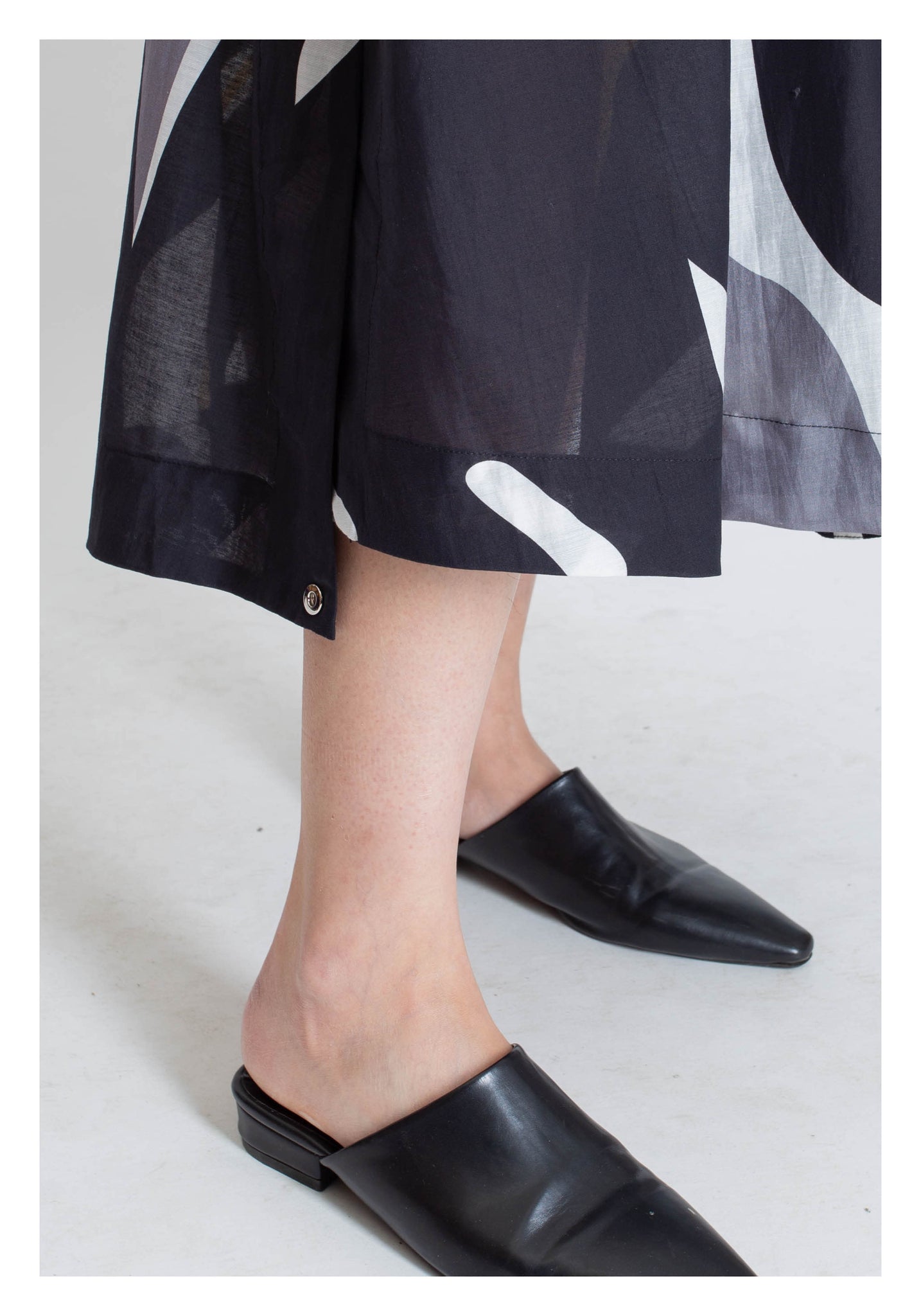 Abstract Pattern Slit Skirt - whoami