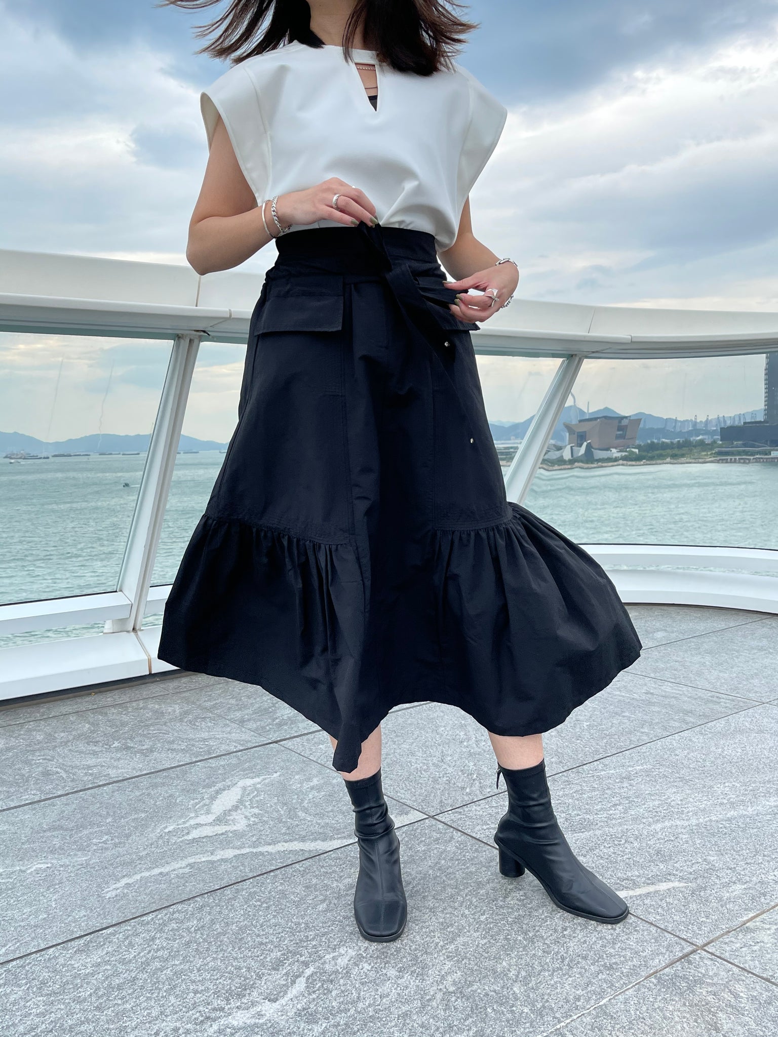 Restructured Waistline Skirt Black