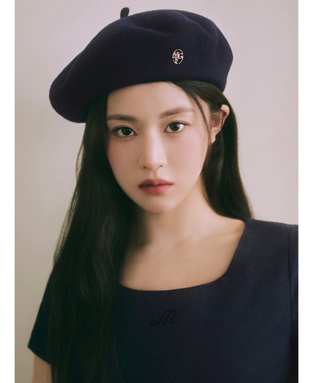 MARITHE METAL CIRCLE LOGO WOOL BERET NAVY