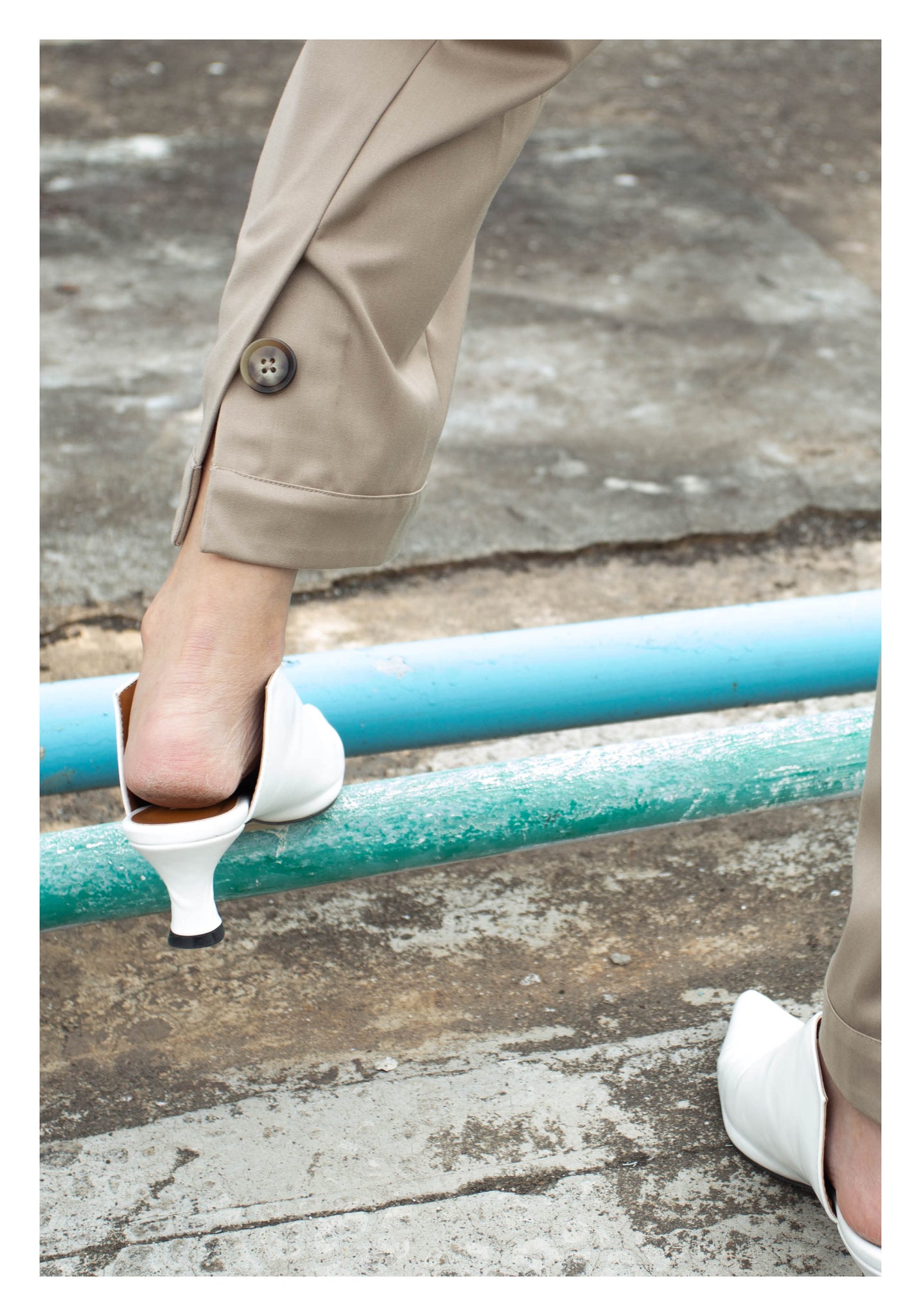Back Slit Button Taper Pants Beige - whoami
