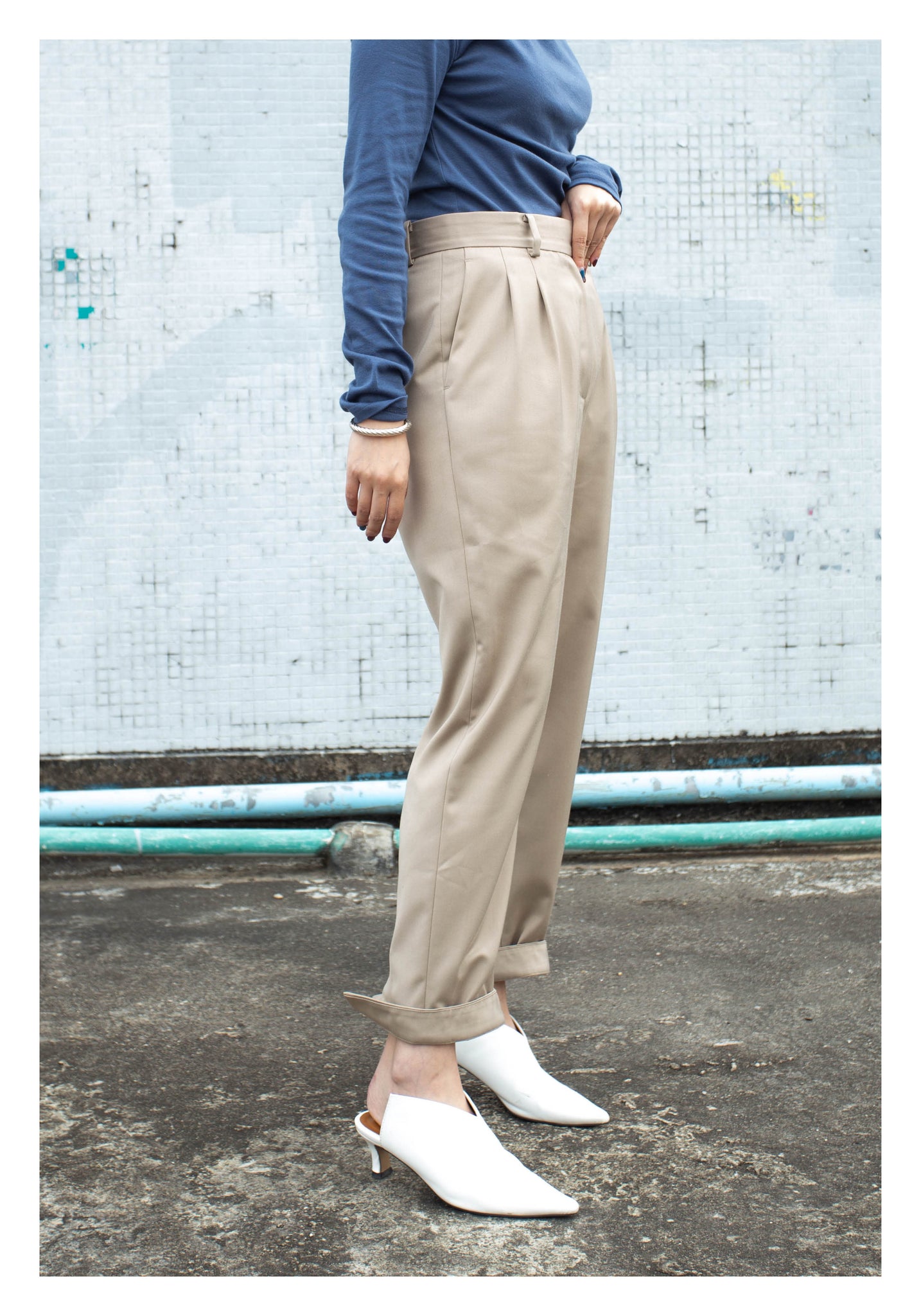 Back Slit Button Taper Pants Beige - whoami