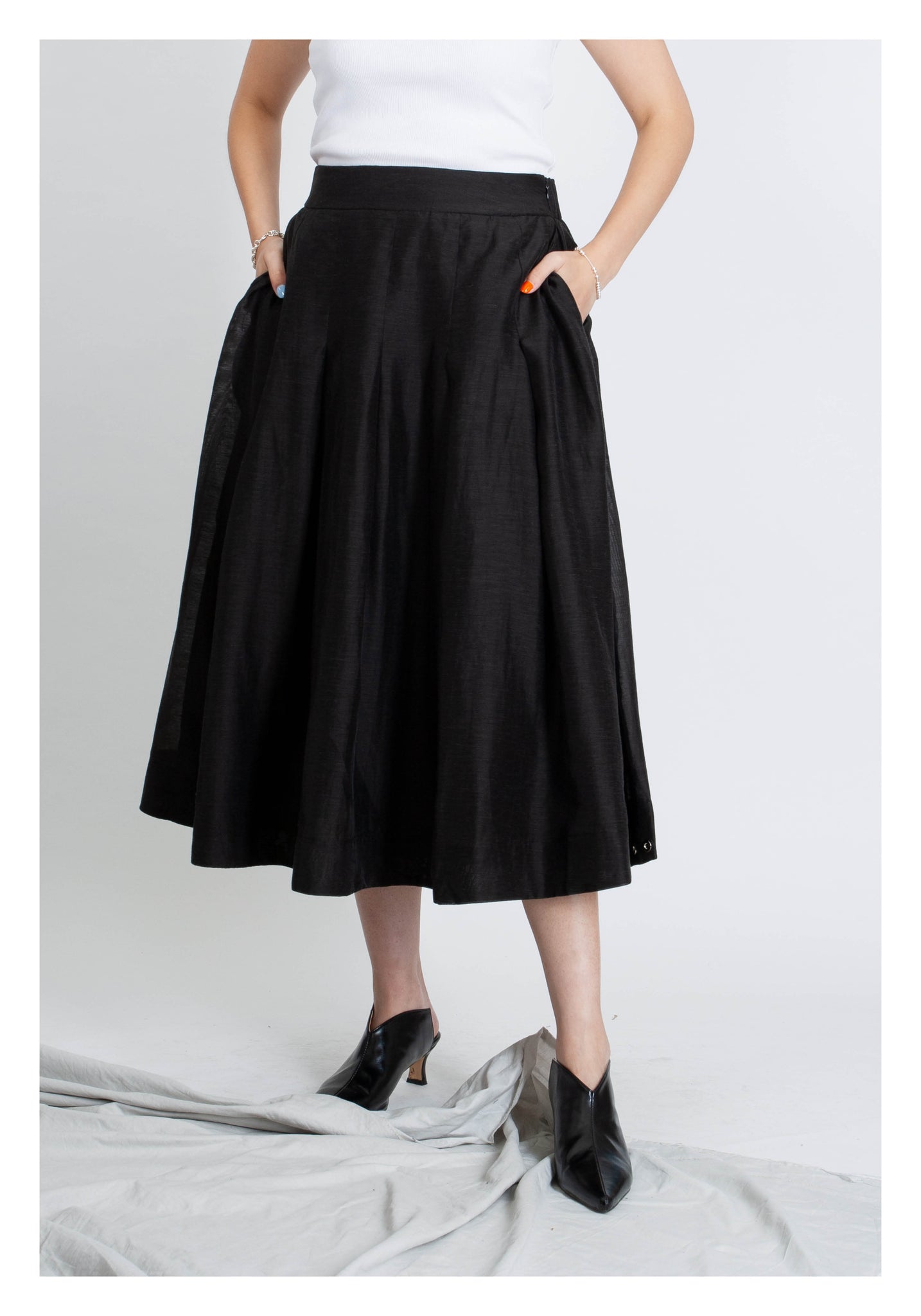 Box Pleated Skirt Black - whoami