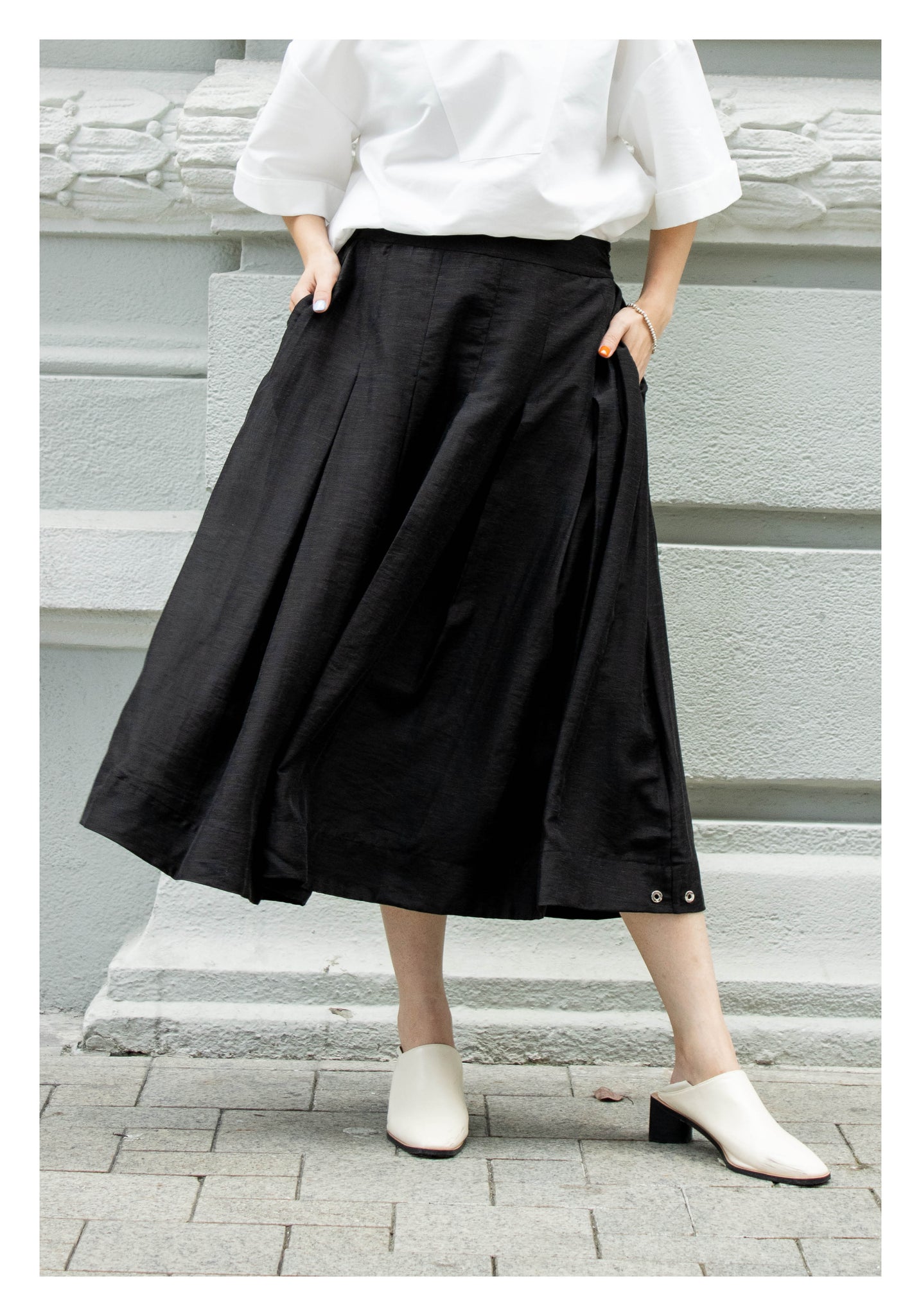 Box Pleated Skirt Black - whoami