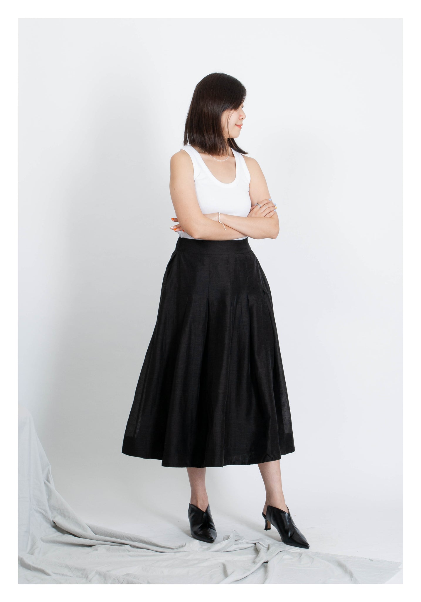 Box Pleated Skirt Black - whoami