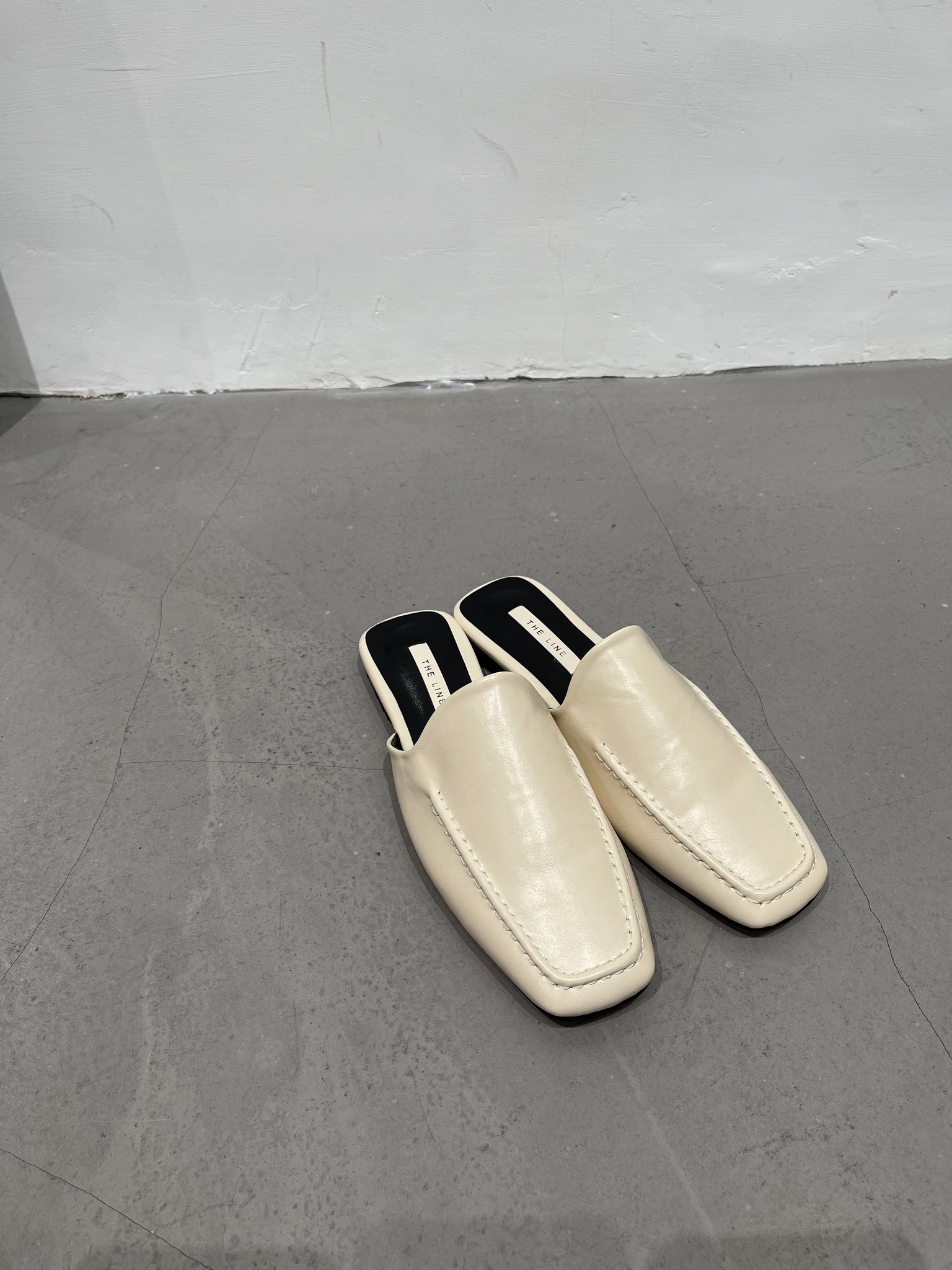 Daily Comfy Loaf Mules White