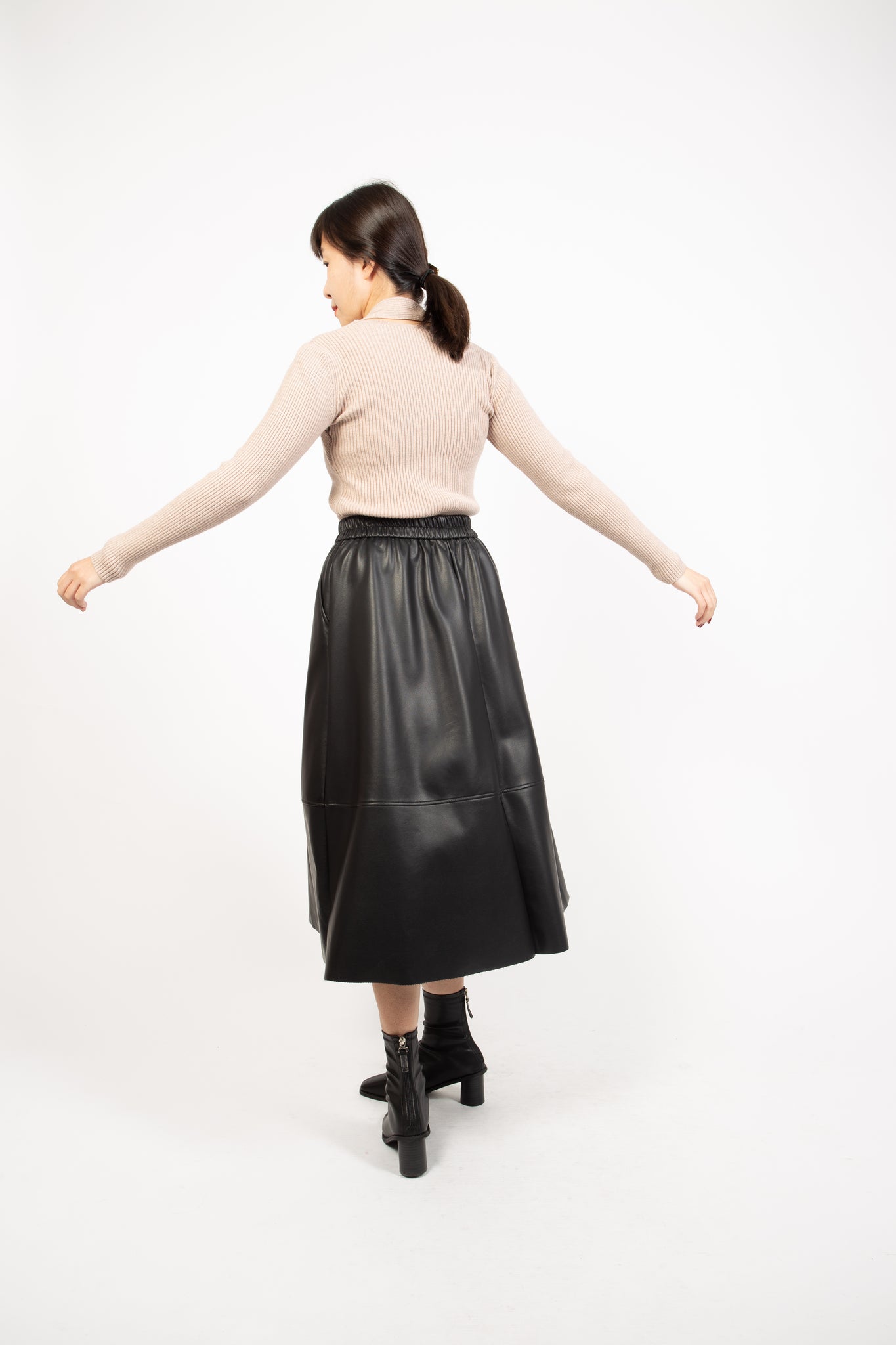 Double Cross Slim Cut Knit Top Oat