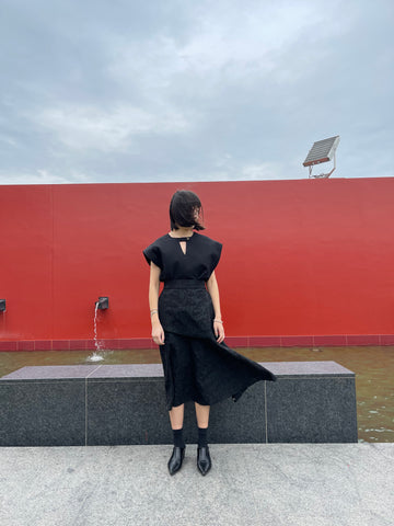 Stephy Asymmetric Skirt Black