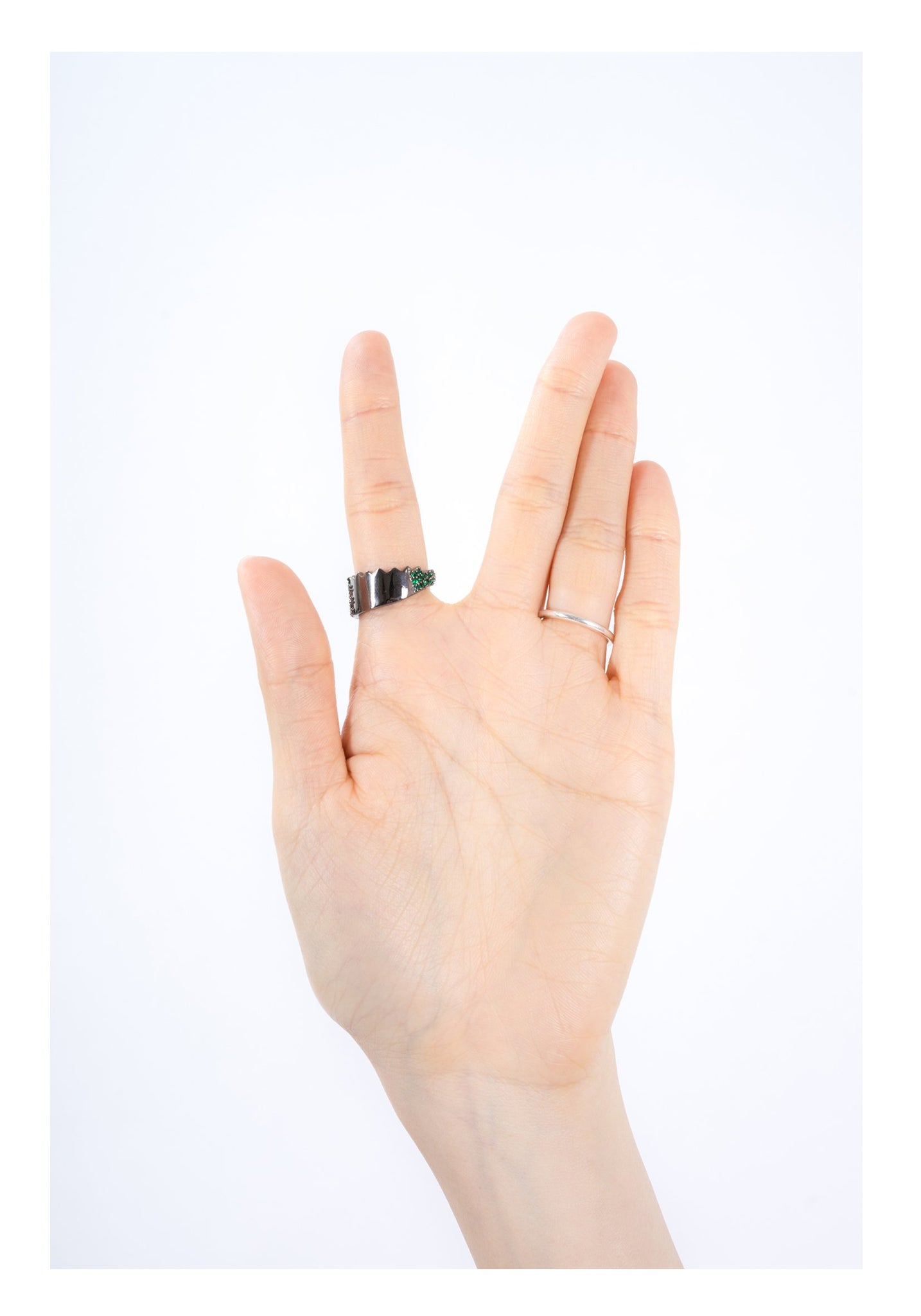 Crocodile Ring - whoami