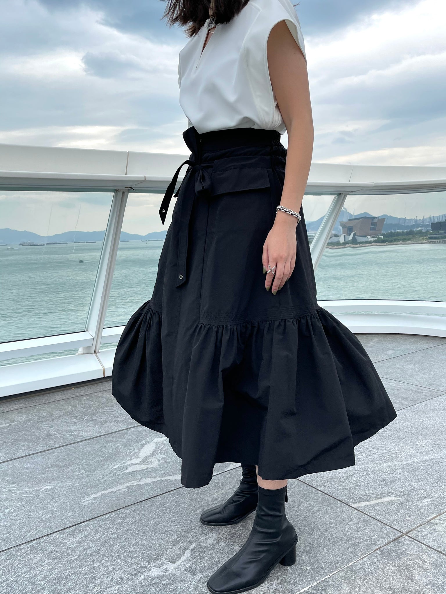 Restructured Waistline Skirt Black