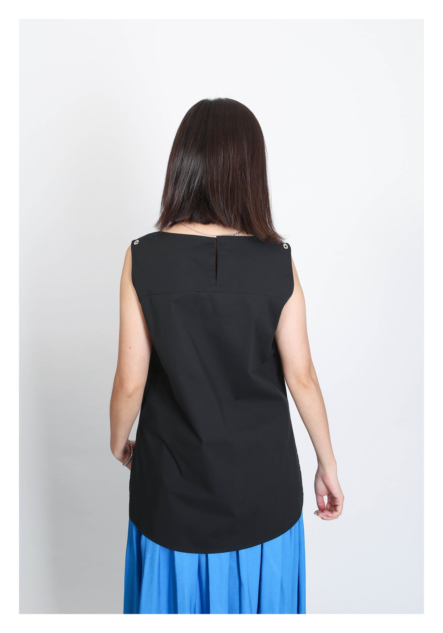 Essential Summer Vest Black - whoami