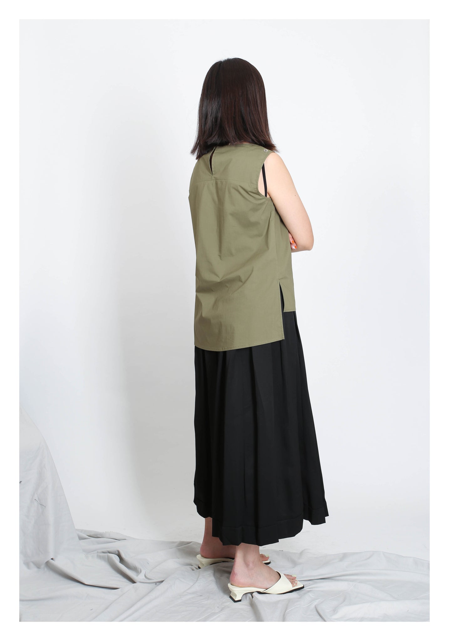 Essential Summer Vest Dark Green - whoami