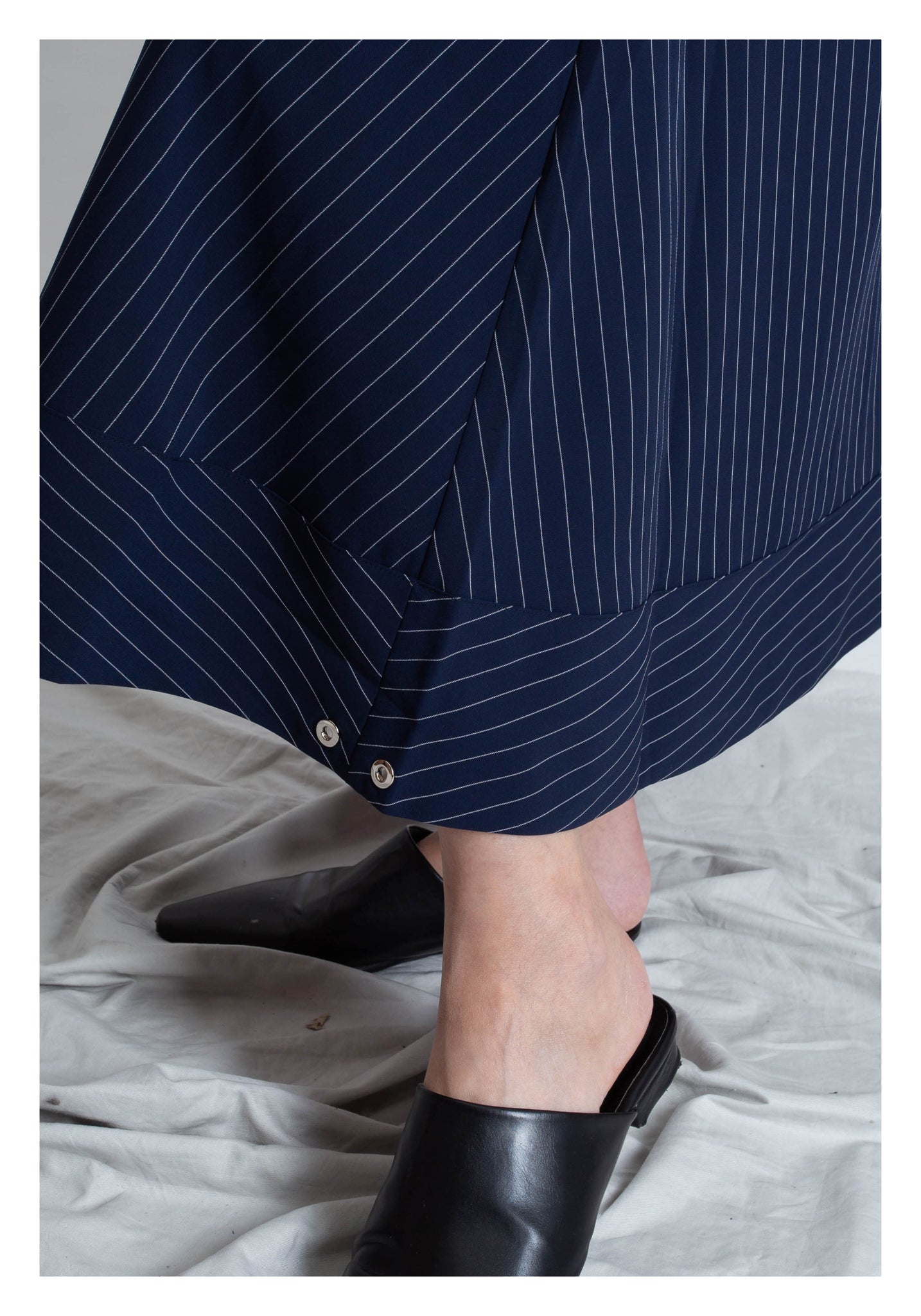 Front Tie Stripe Dripping Skirt Navy - whoami