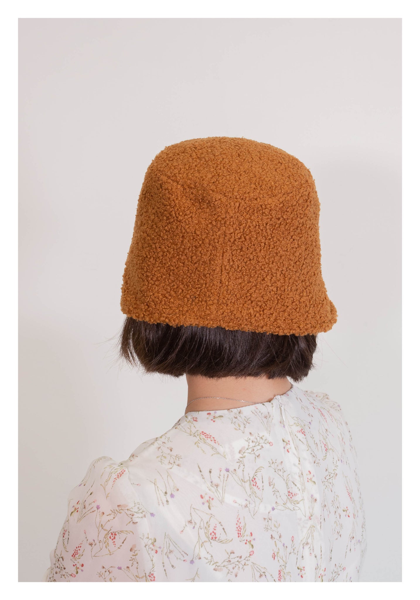 Double Sides Shearling Suede Buckle Hat Caramel - whoami