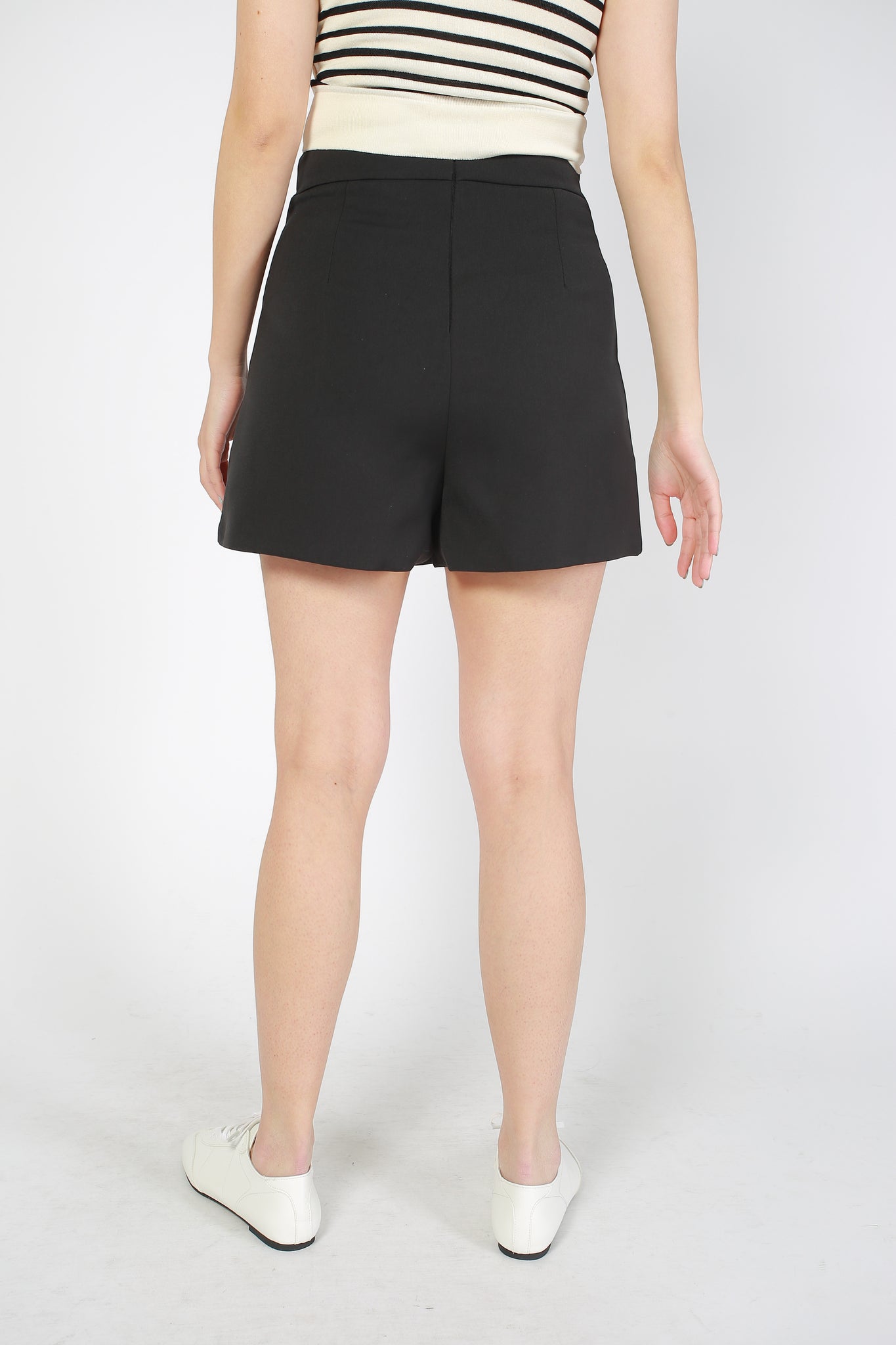 Daily Front Flip Shorts Black