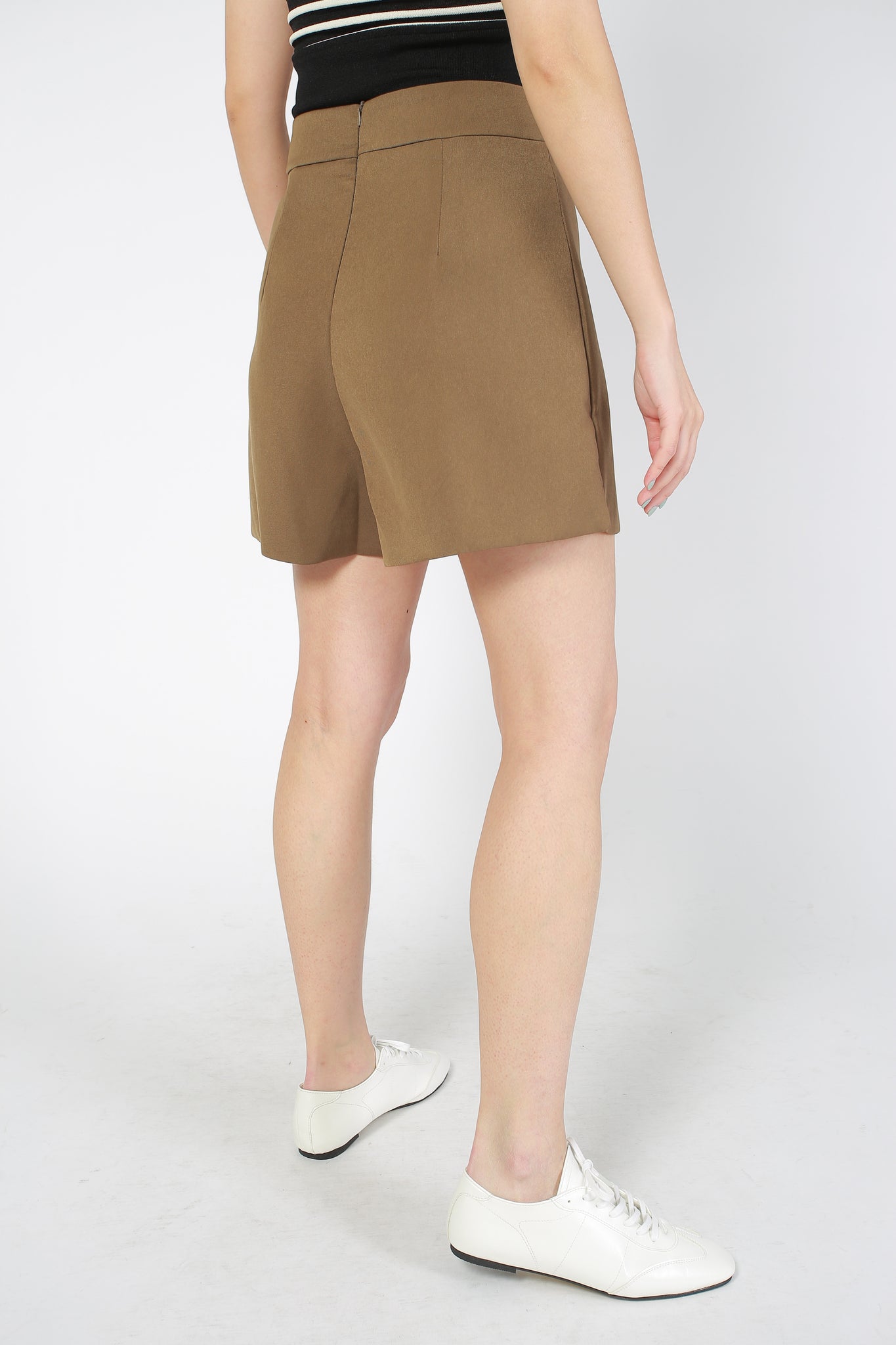 Daily Front Flip Shorts Khaki
