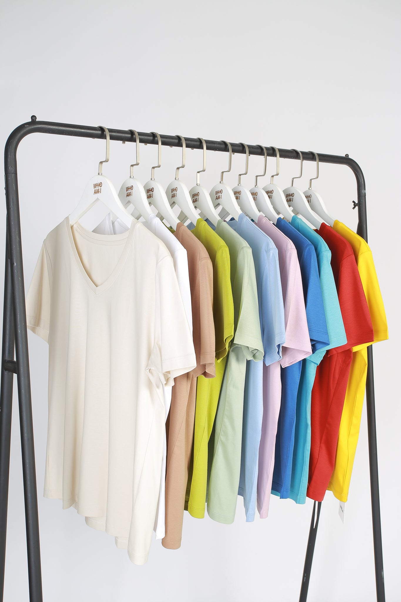 2022 Must Buy Silk V Neck Tee