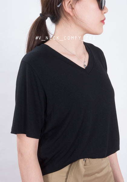 V Neck Comfy Tee Black - whoami