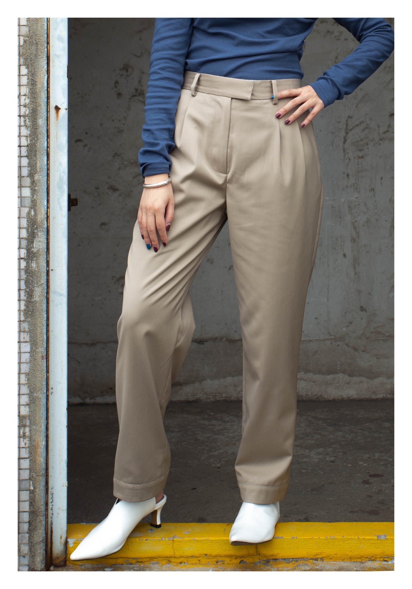 Back Slit Button Taper Pants Beige - whoami