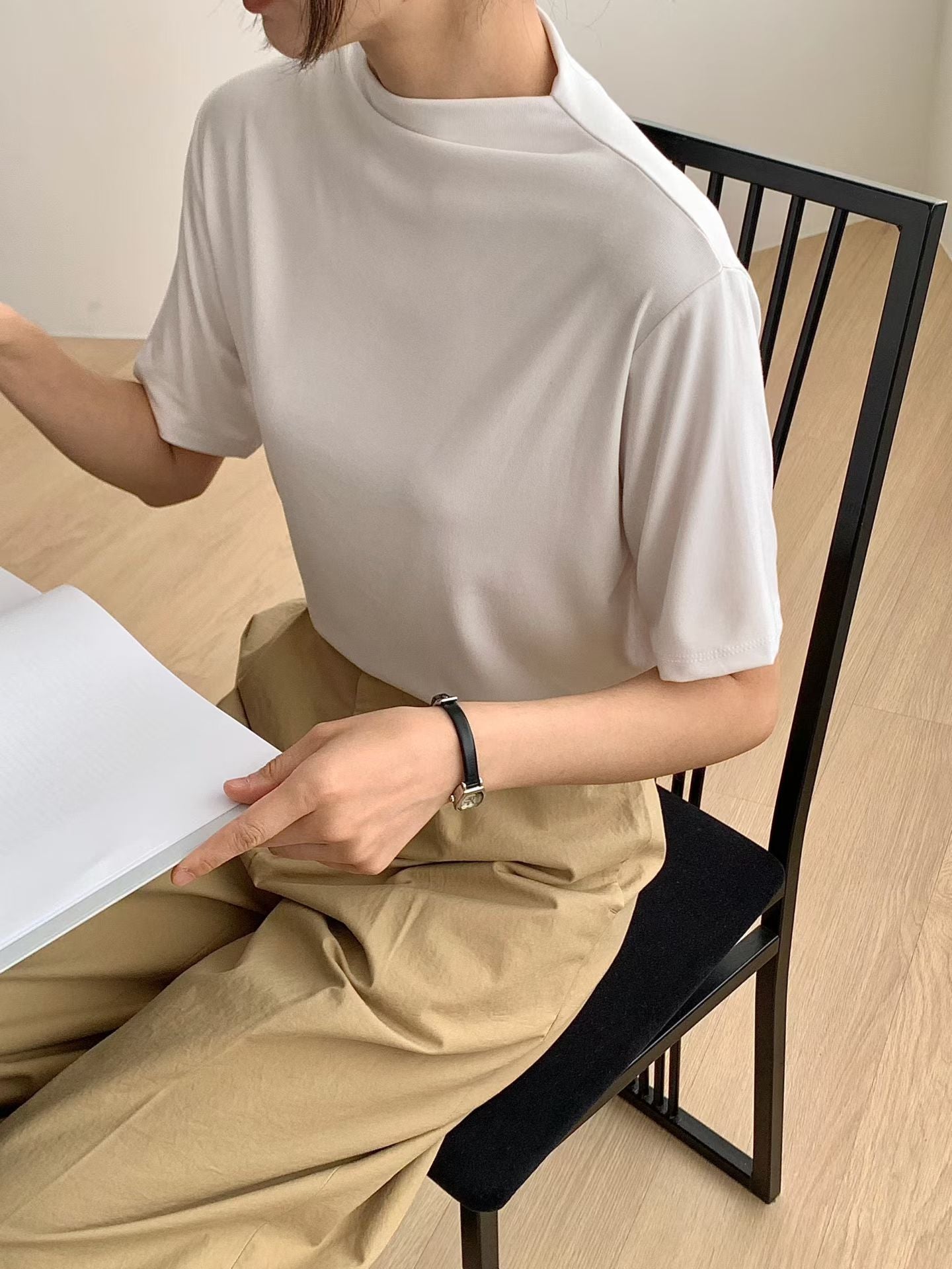 Must Have Soft Low Half Neck Tee (加購$168)