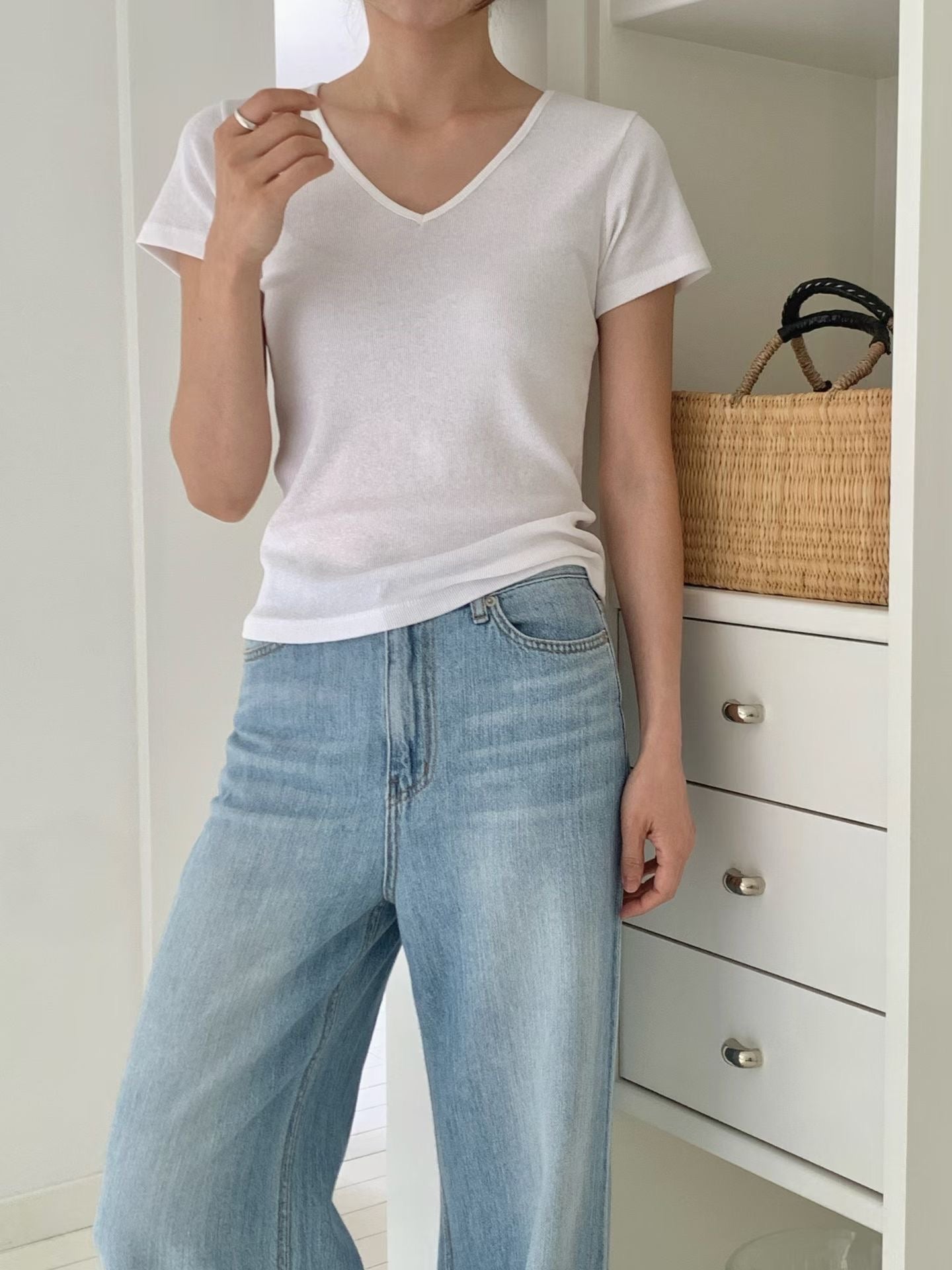 V Neck Ribbed Tee (加購$168)