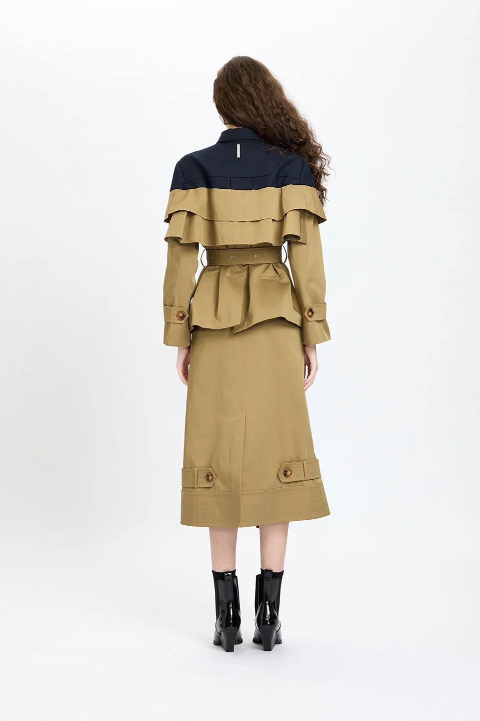 Back Ruffles Short Trench